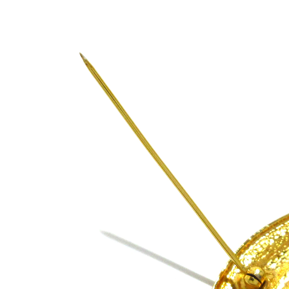 Broche con herrajes dorados CC USADO