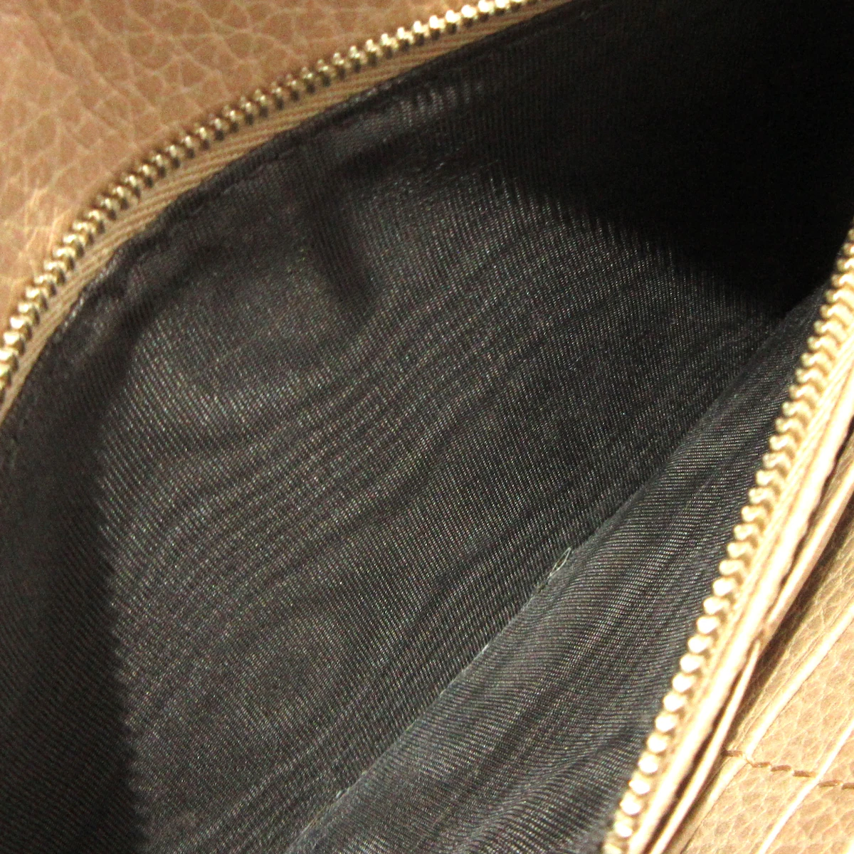 GUCCI - Interlocking G Other Style Wallet on a Chain
