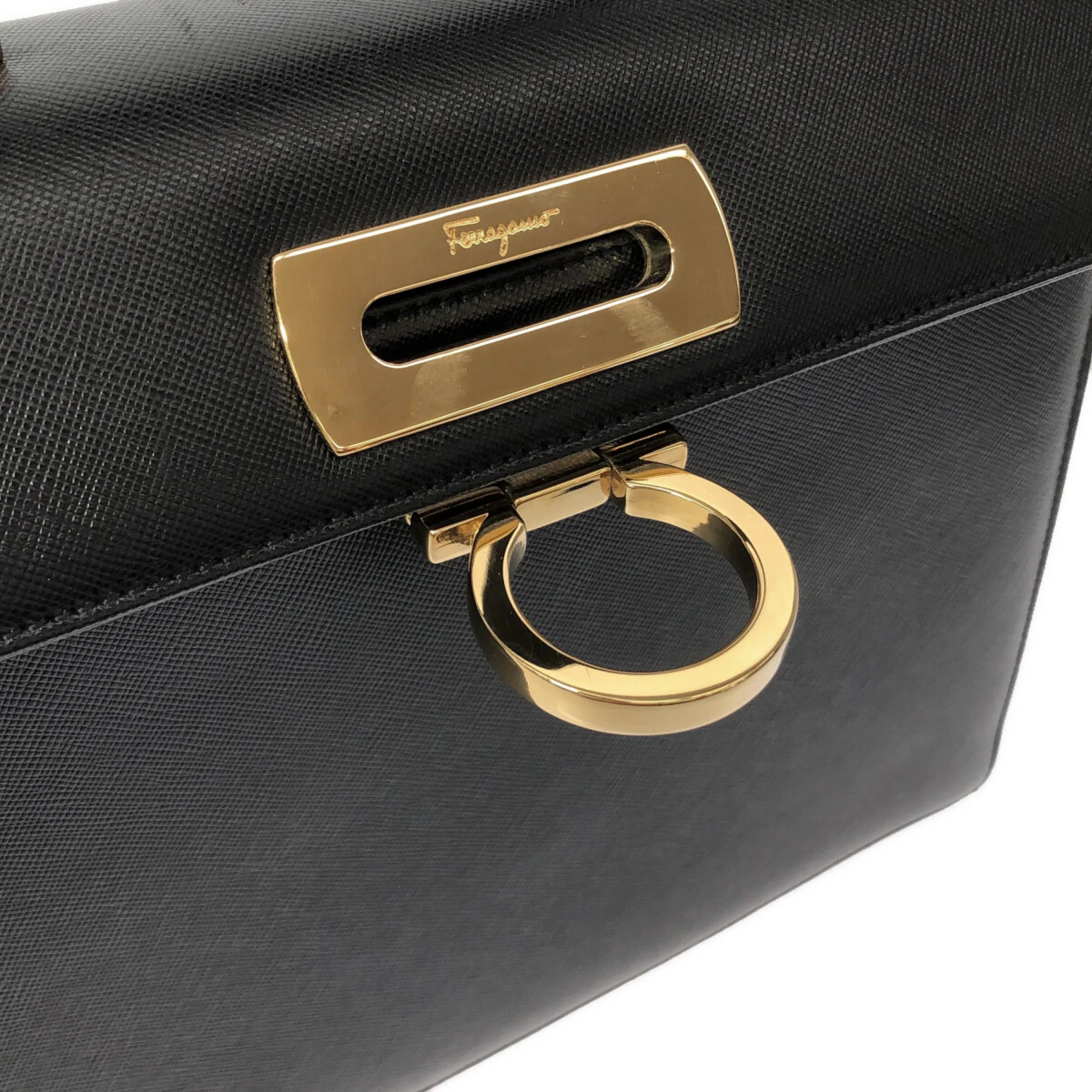 SALVATORE FERRAGAMO - Bolso de mano Gancini de piel negra