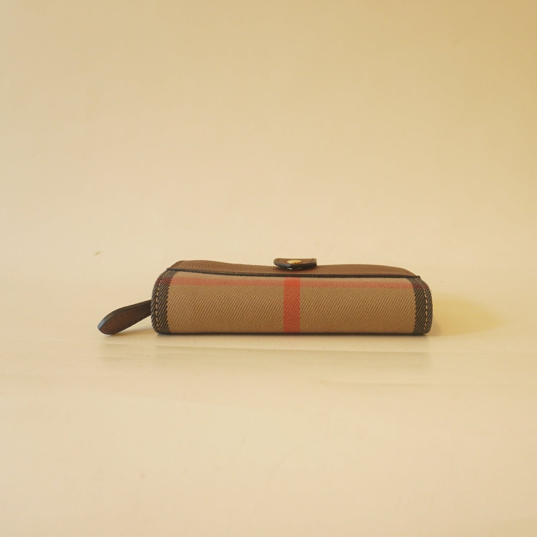 PRE-OWNED Hampstead Tab Wallet House Check Canvas and Leather Compact
