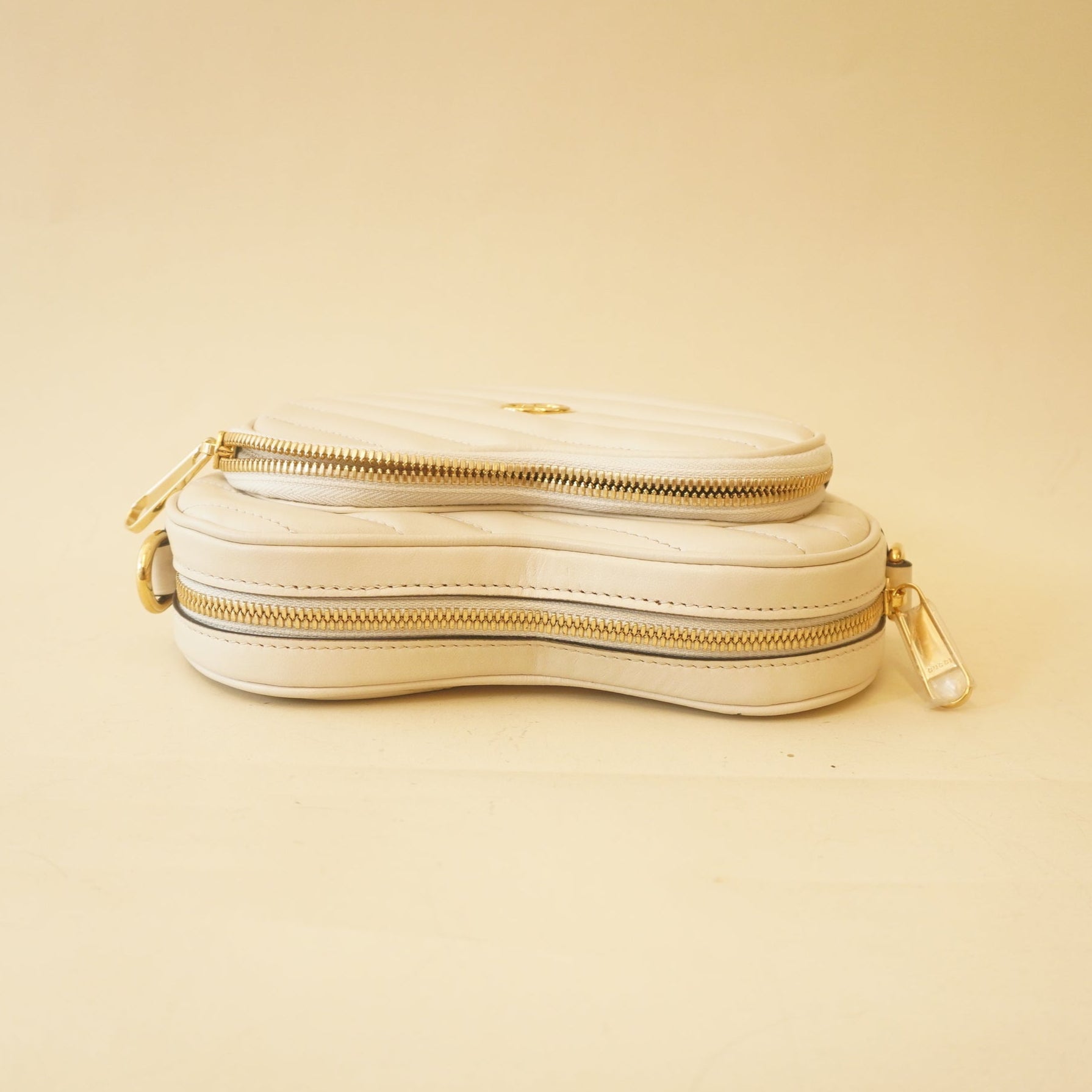 PRE-OWNED GG White Leather Interlocking G Shoulder Bag