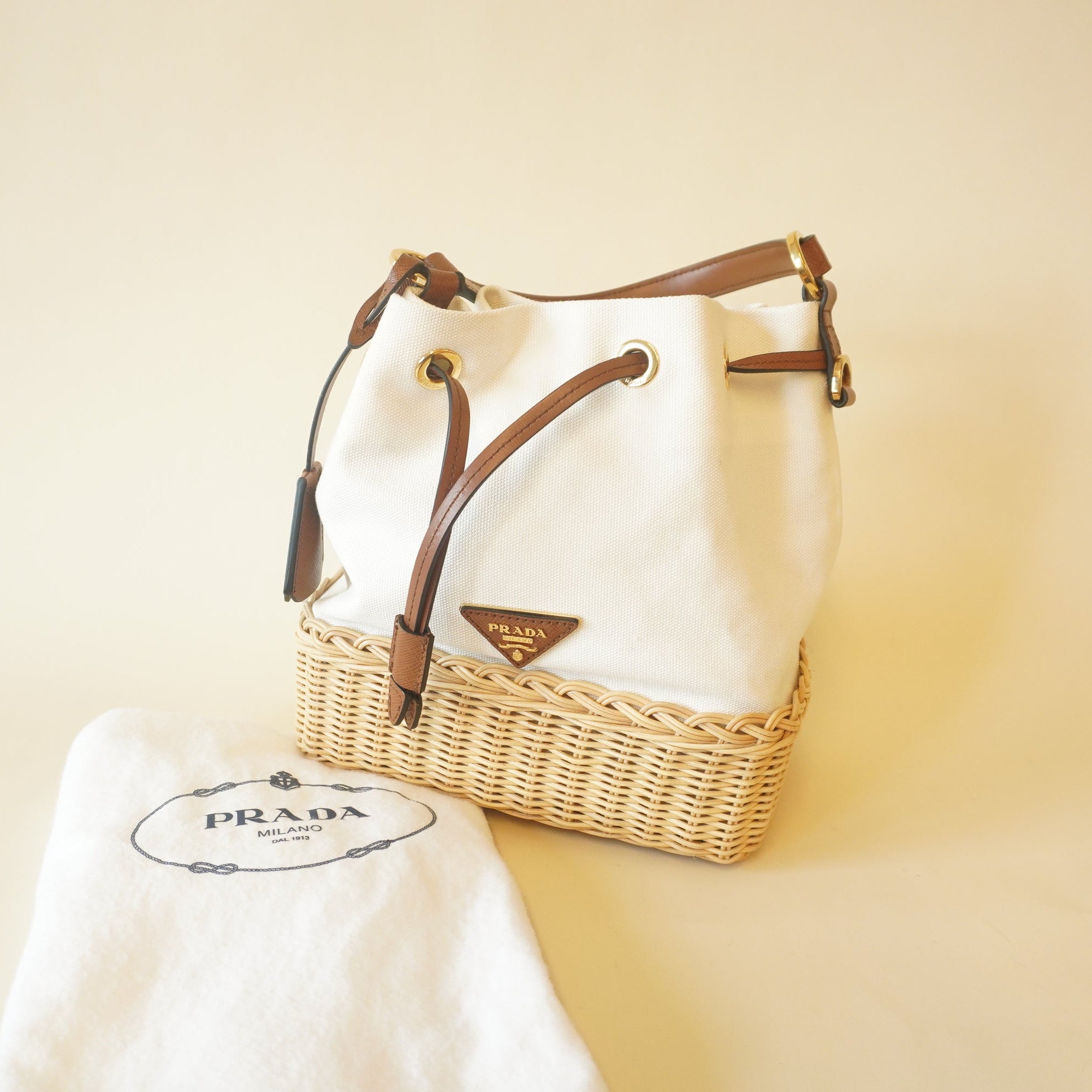 PRE-OWNED Wicker Canvas Bucket Naturale Shoulder Bag
