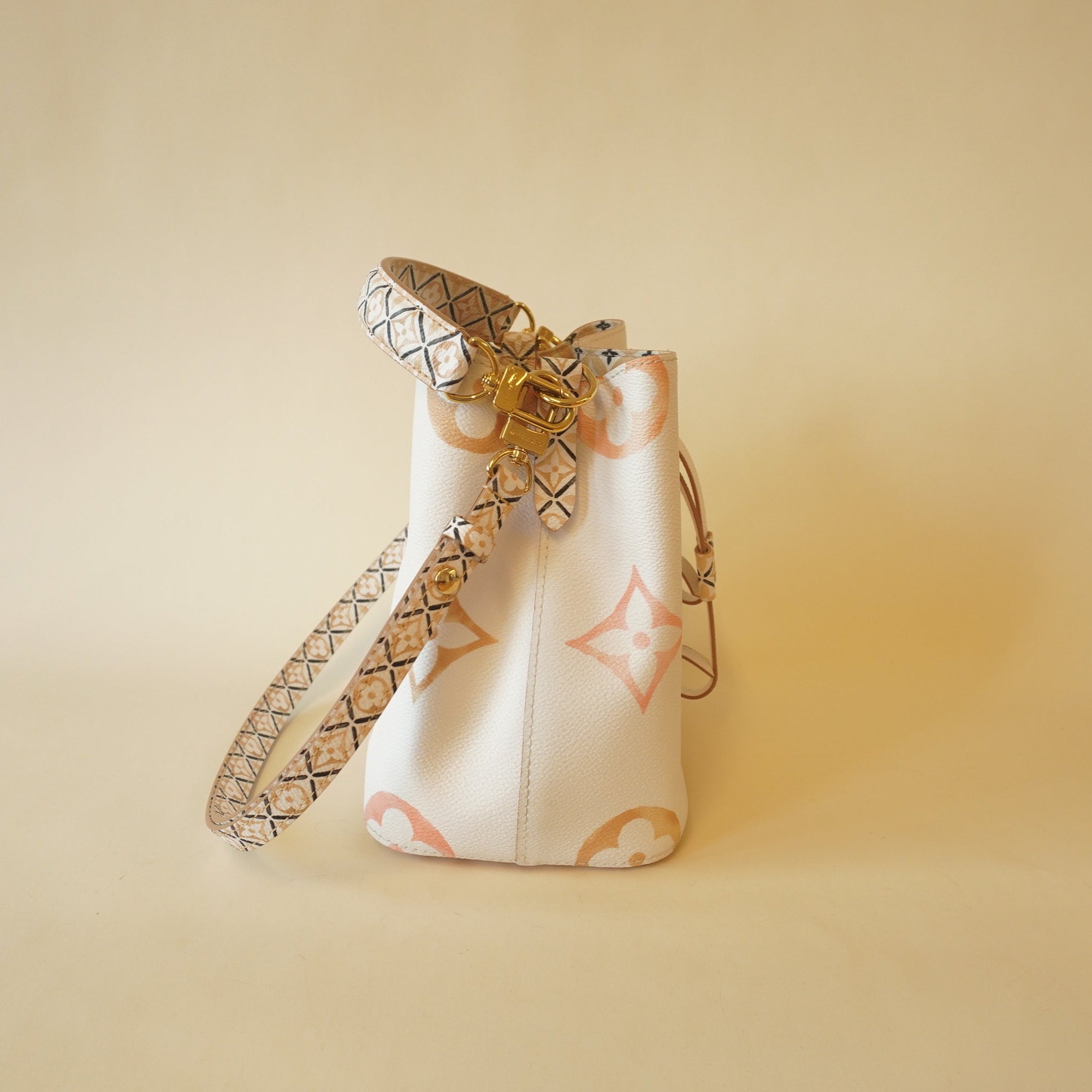 PRE-OWNED Monogram Neonoe BB Beige Shoulder Bag