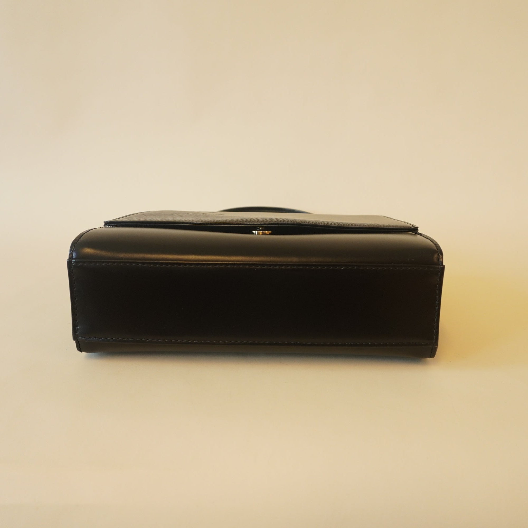 PRE-OWNED Opera black leather Handbag