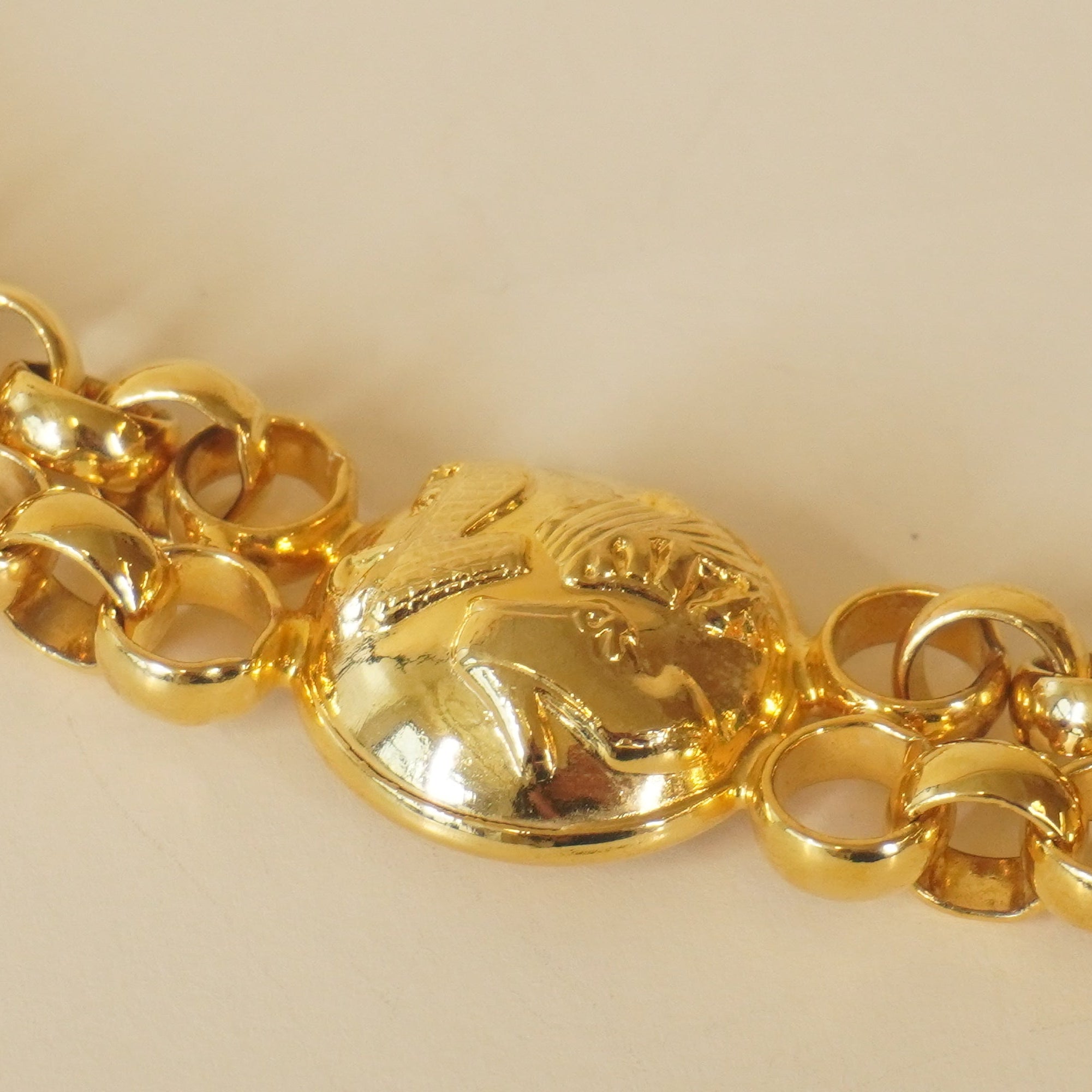 PRE-OWNED Vintage Shoe Dome Rolo Gold Chain Belt