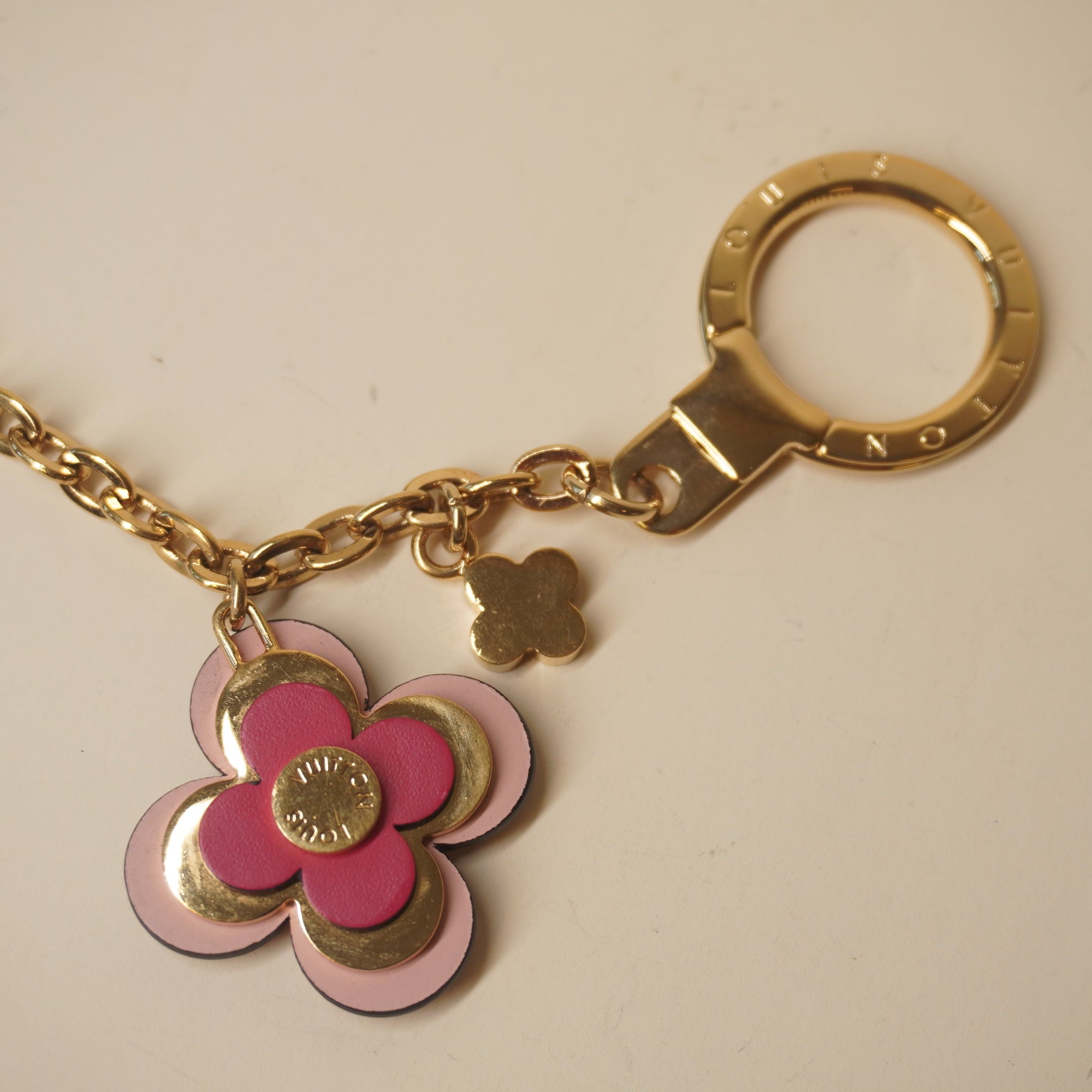PRE-OWNED Blooming Flowers Bag Charm Chain