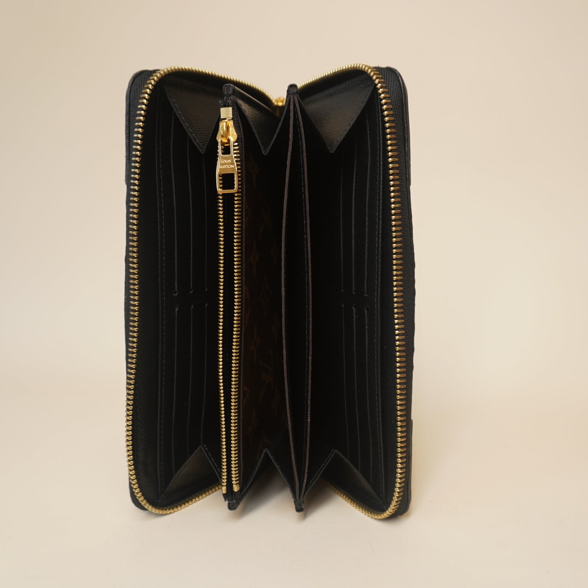 PRE-OWNED Monogram Zippy Retiro Wallet Black