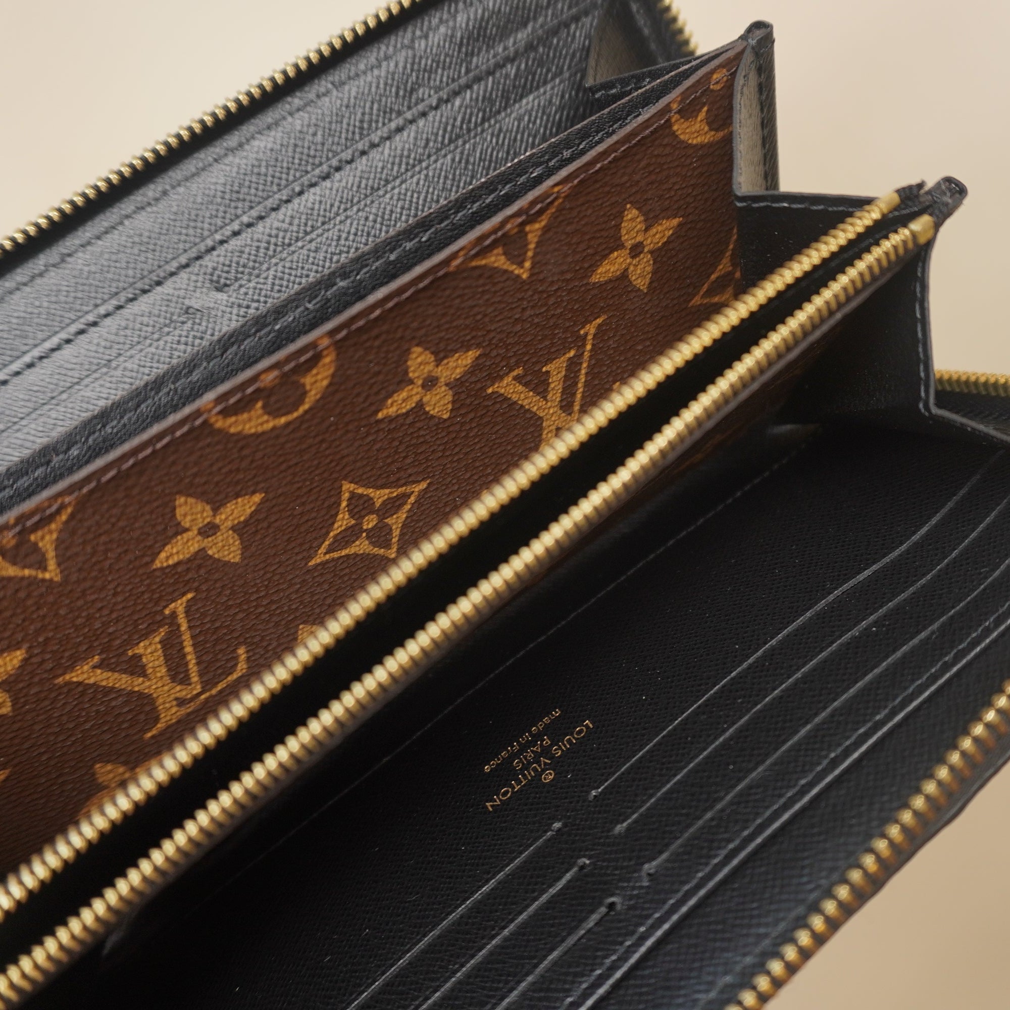 PRE-OWNED Monogram Zippy Retiro Wallet Black