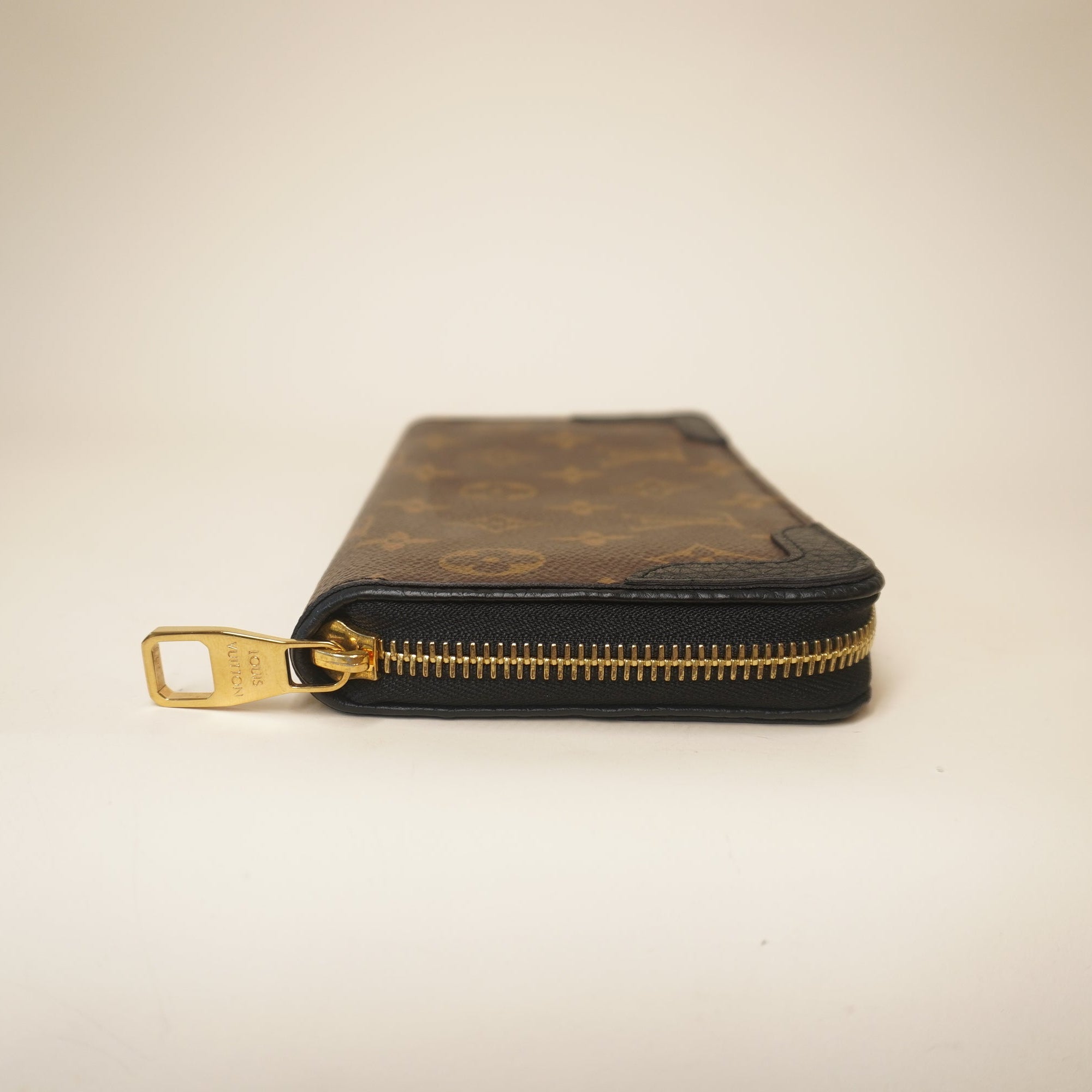 PRE-OWNED Monogram Zippy Retiro Wallet Black