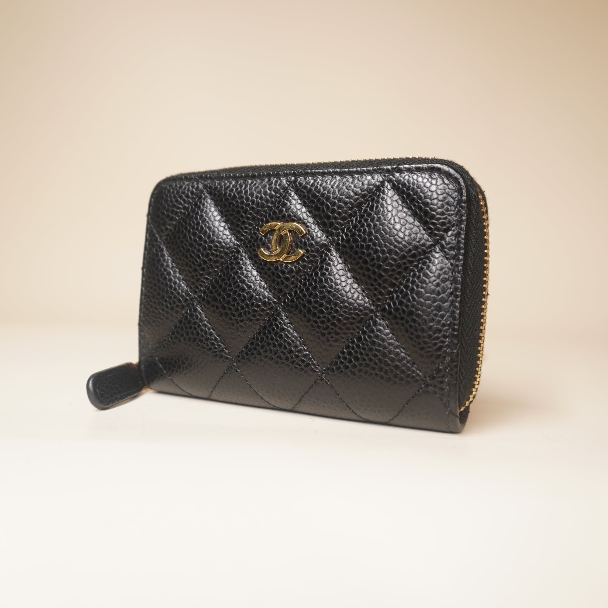 PRE-OWNED Caviar Quilted Zip Coin Purse Black