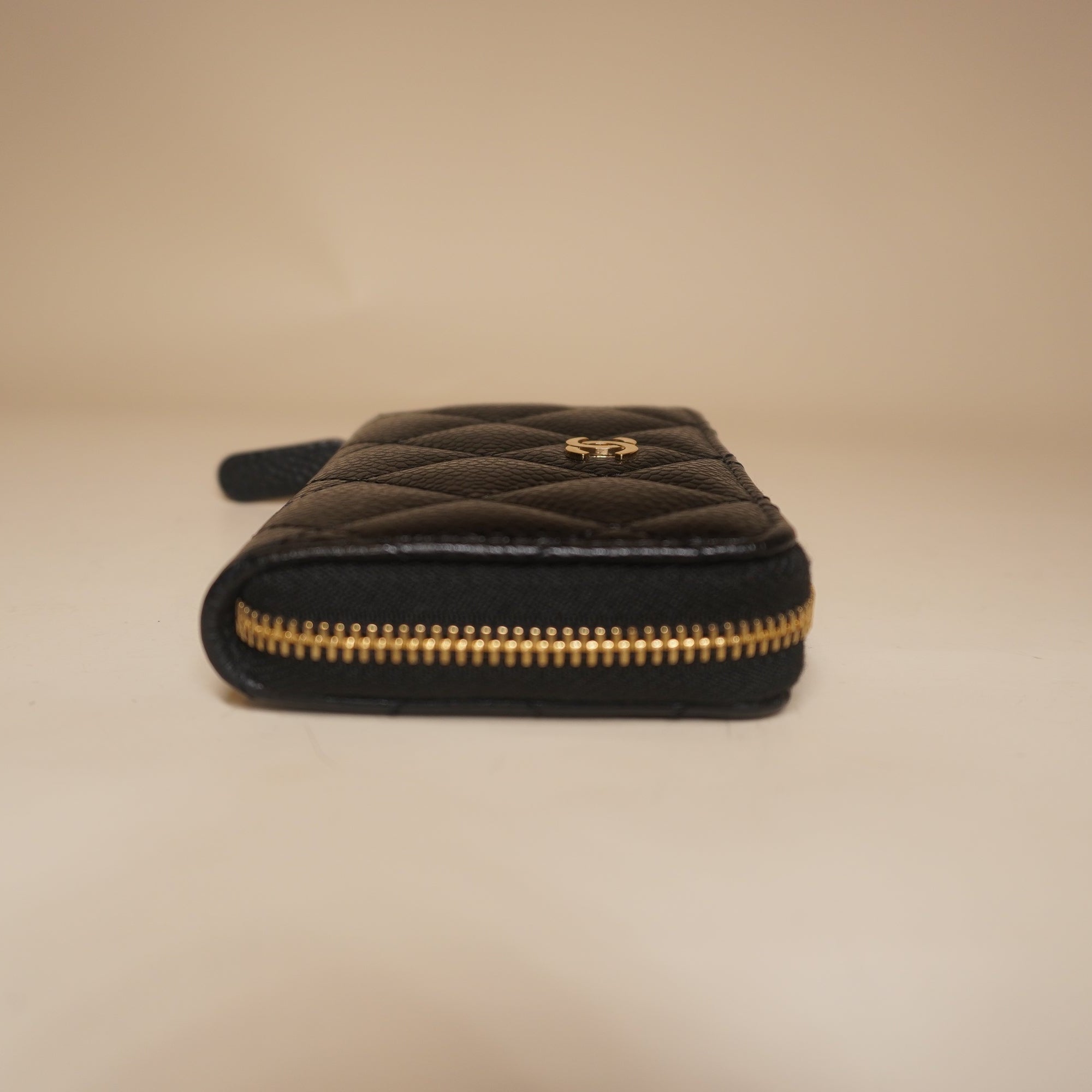 PRE-OWNED Caviar Quilted Zip Coin Purse Black