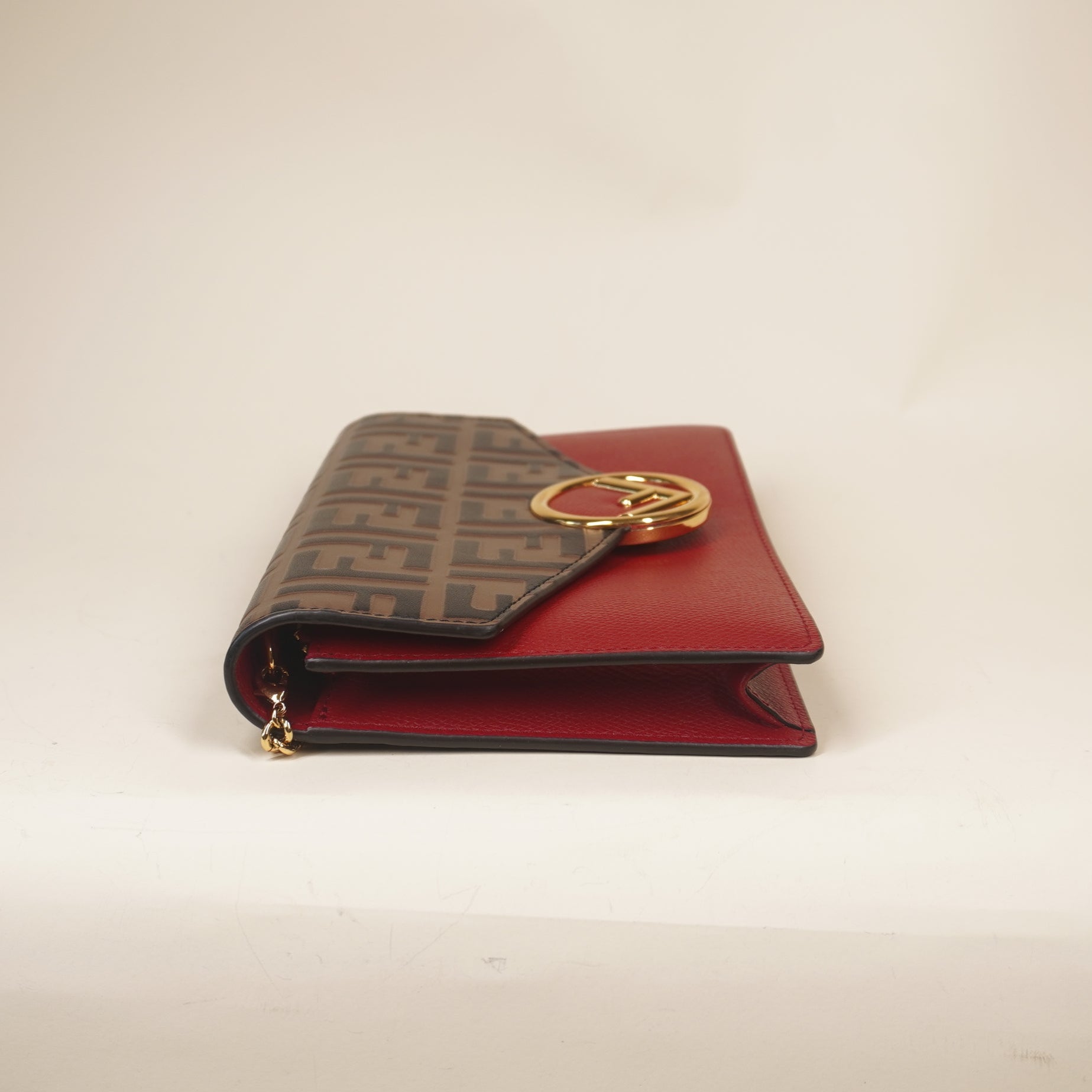 PRE-OWNED Vitello Cruise FF 1974 Embossed Medium Envelope Wallet On Chain Fragola Maya