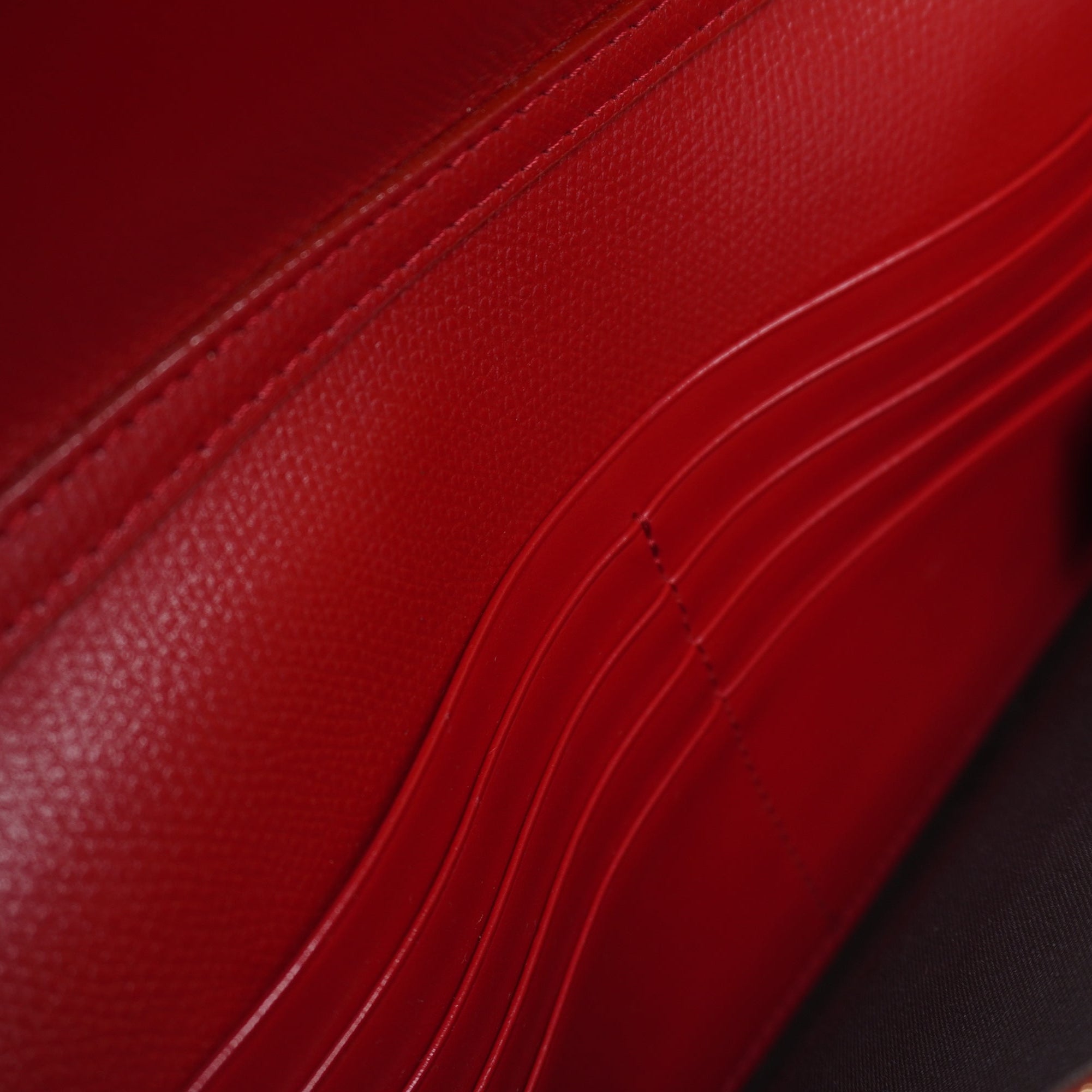 PRE-OWNED Vitello Cruise FF 1974 Embossed Medium Envelope Wallet On Chain Fragola Maya