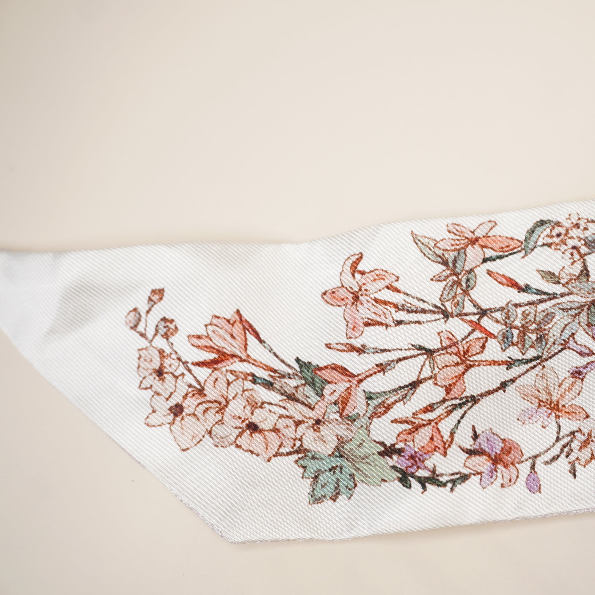 PRE-OWNED Silk Floral Lavender Twilly