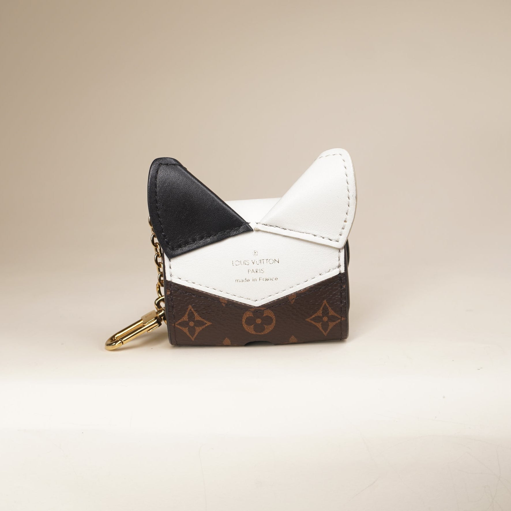 PRE-OWNED LV Monogram Cat Earpods Case