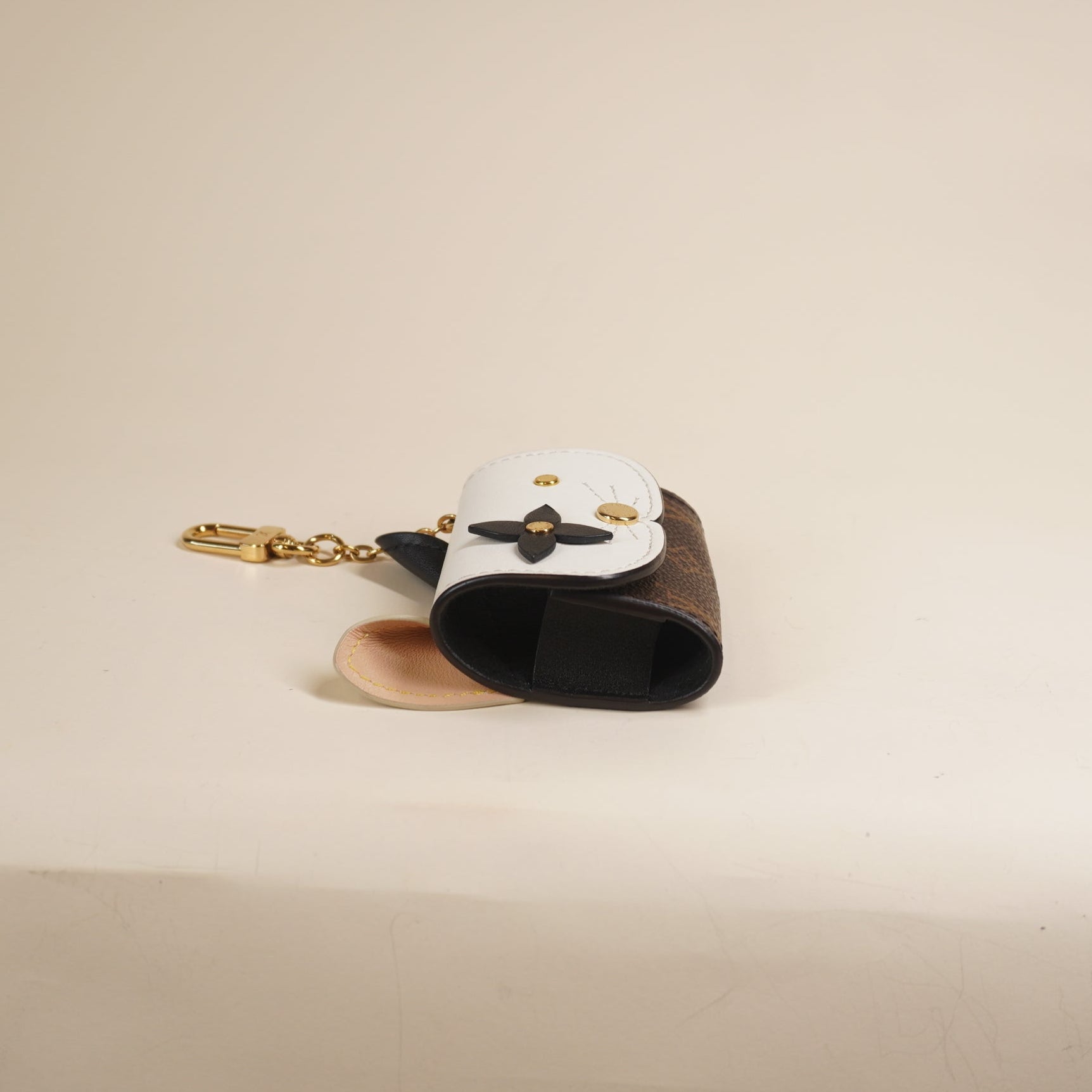 PRE-OWNED LV Monogram Cat Earpods Case