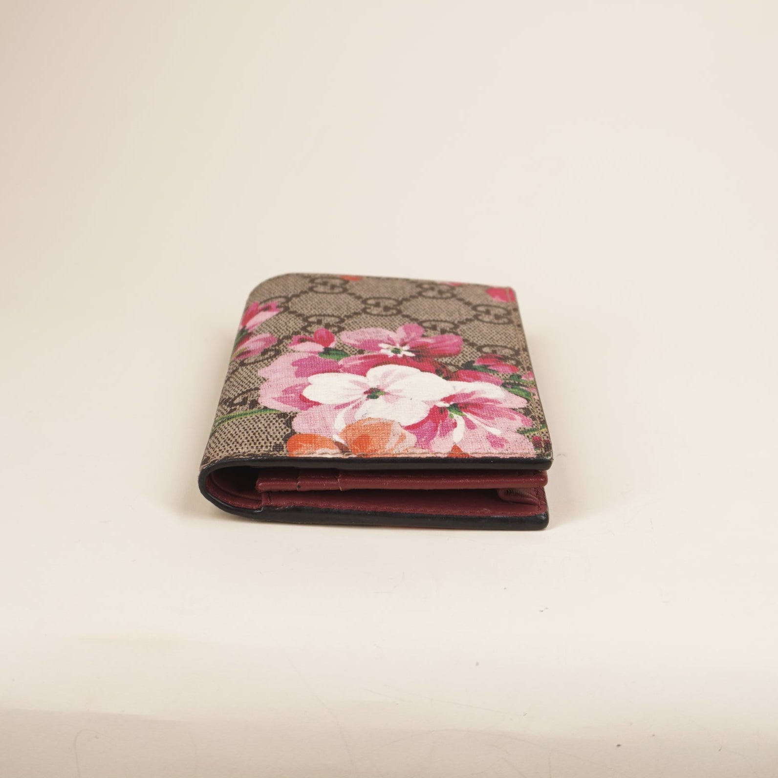 PRE-OWNED GG Supreme Monogram Blooms Card Case Wallet Beige Multicolor Dry Rose
