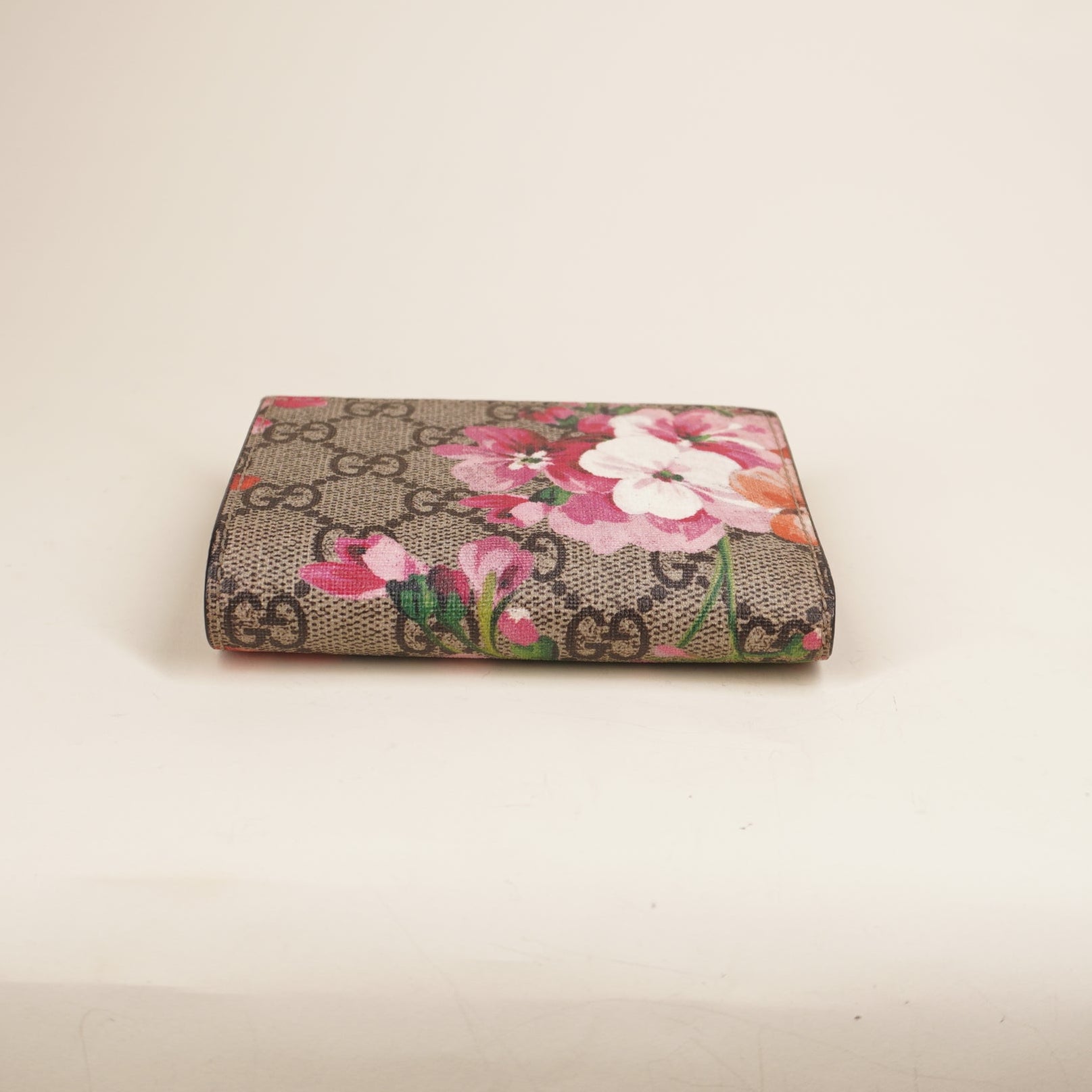 PRE-OWNED GG Supreme Monogram Blooms Card Case Wallet Beige Multicolor Dry Rose