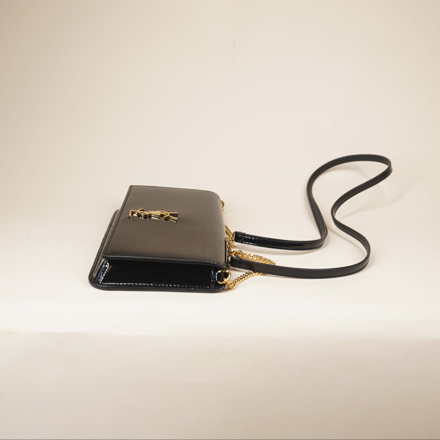 PRE-OWNED Black Kate Link Vernis Shoulder Bag