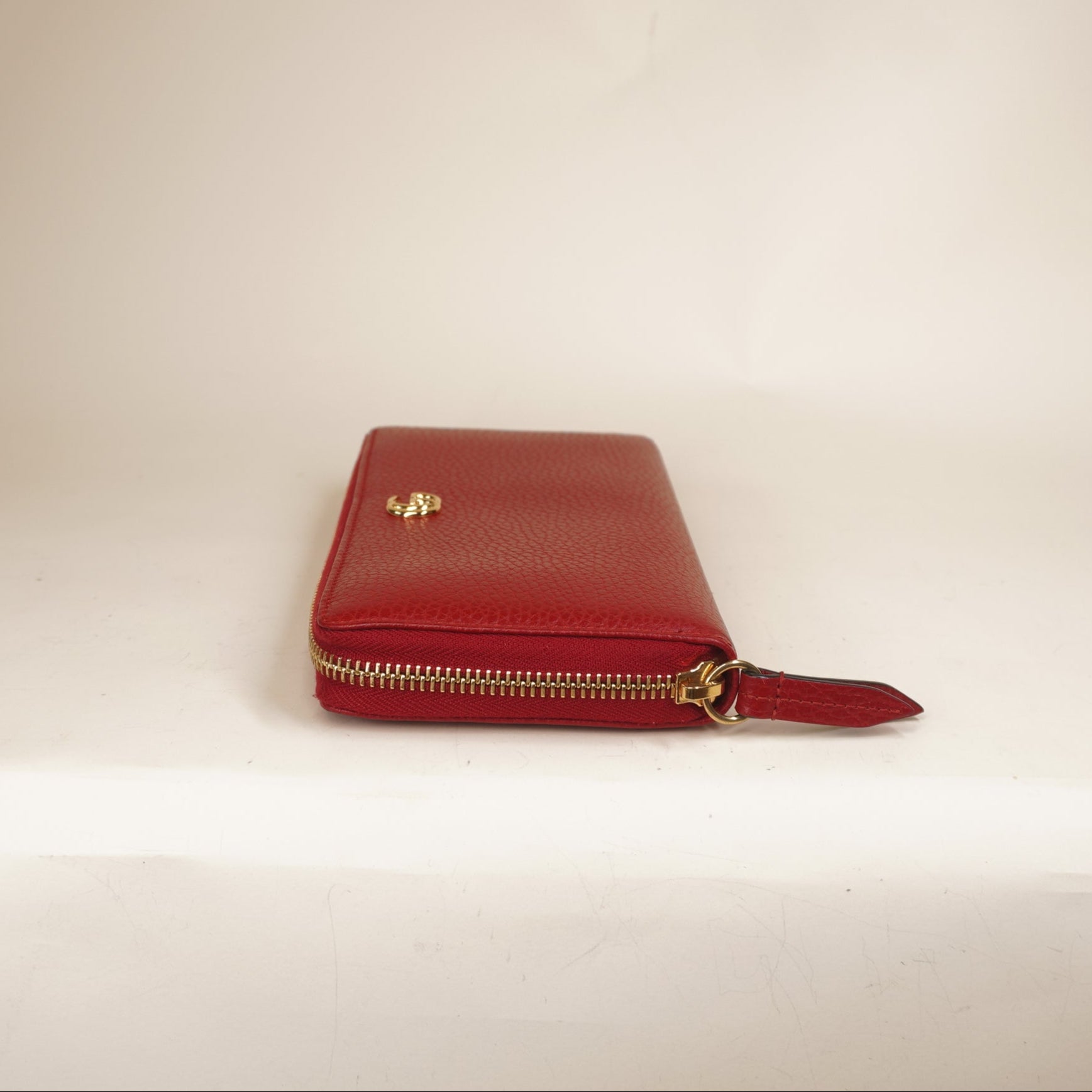 PRE-OWNED Calfskin GG Marmont Continental Zip Wallet Hibiscus Red