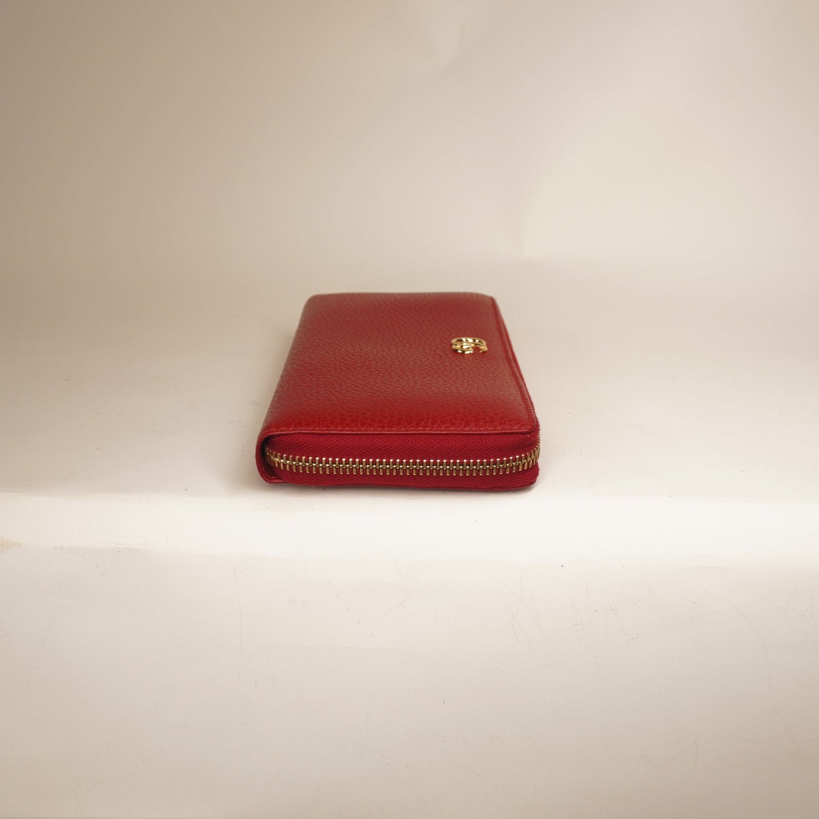 PRE-OWNED Calfskin GG Marmont Continental Zip Wallet Hibiscus Red