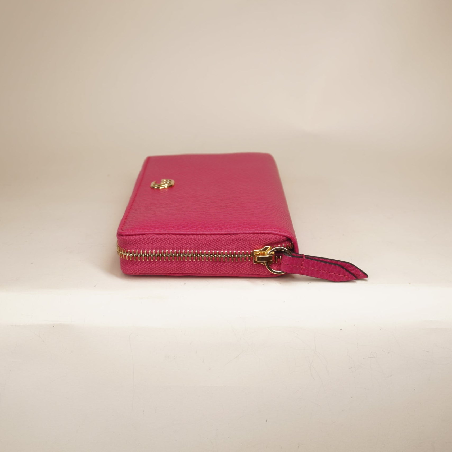 PRE-OWNED Dollar Calfskin GG Marmont Zip Around Wallet Box Pink