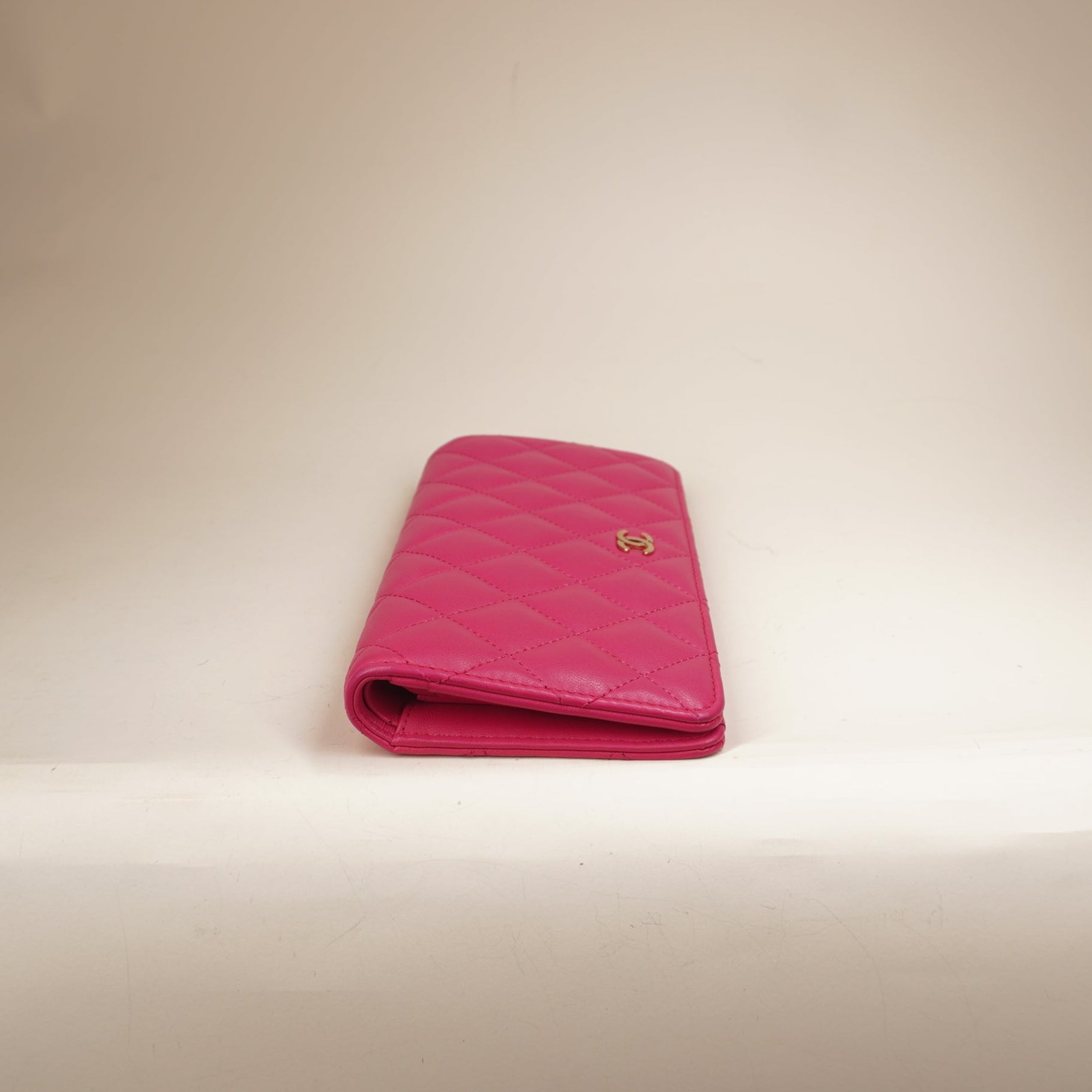 PRE-OWNED CC Pink Caviar Quilted Large Gusset Fold Wallet