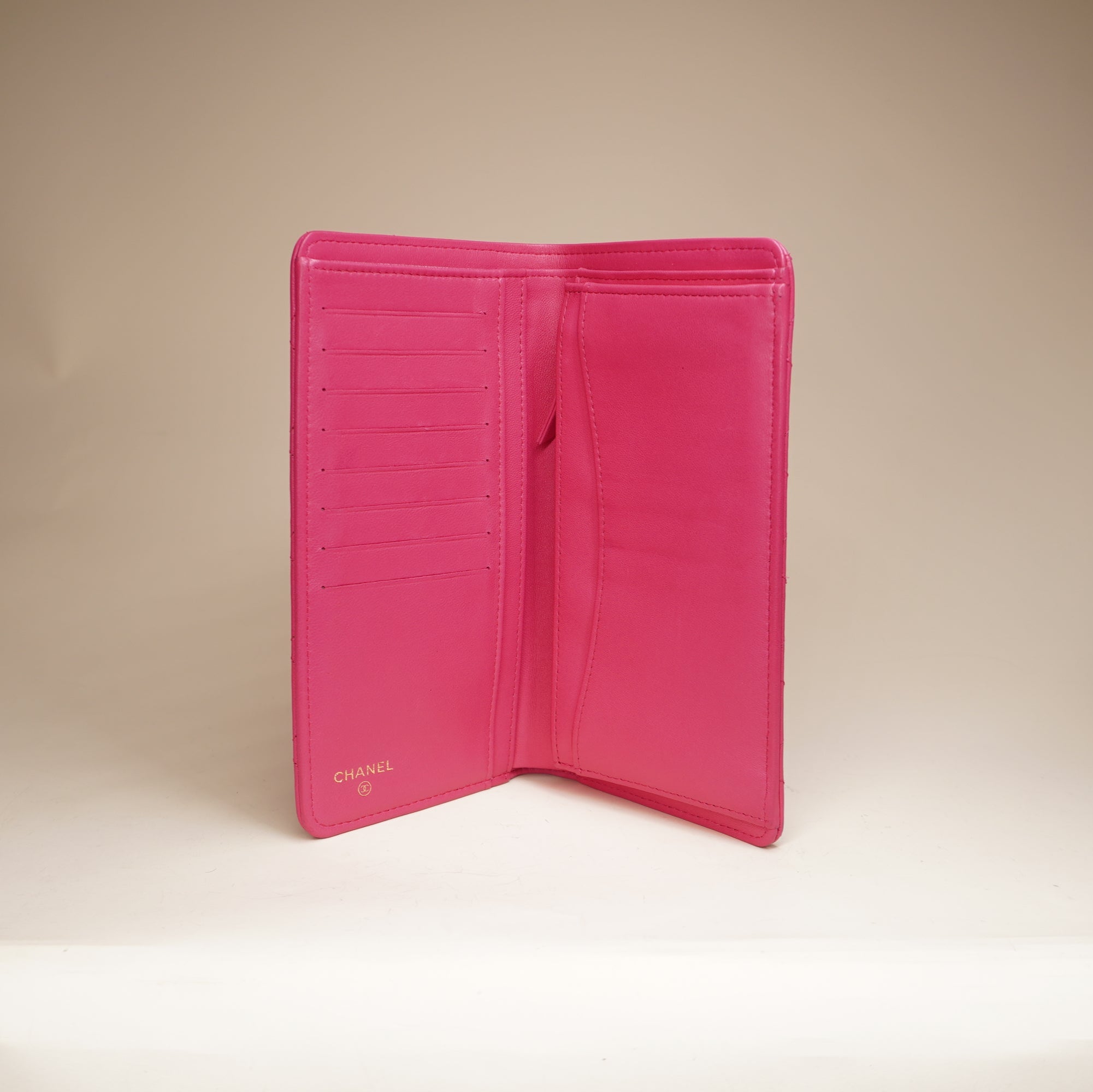 PRE-OWNED CC Pink Caviar Quilted Large Gusset Fold Wallet