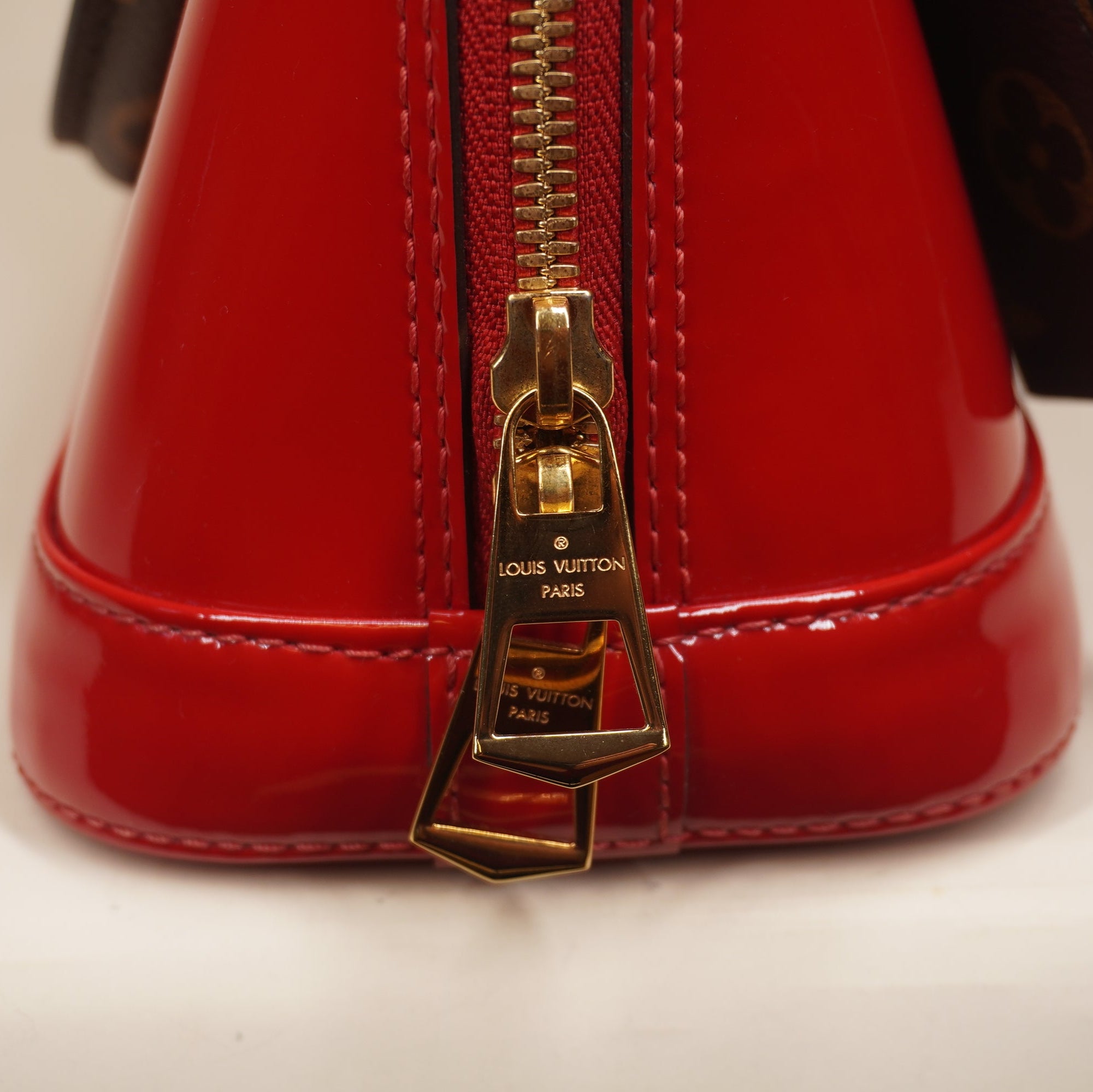 PRE-OWEND LV Scarlet Vernis Monogram Alma BB Shoulder Bag
