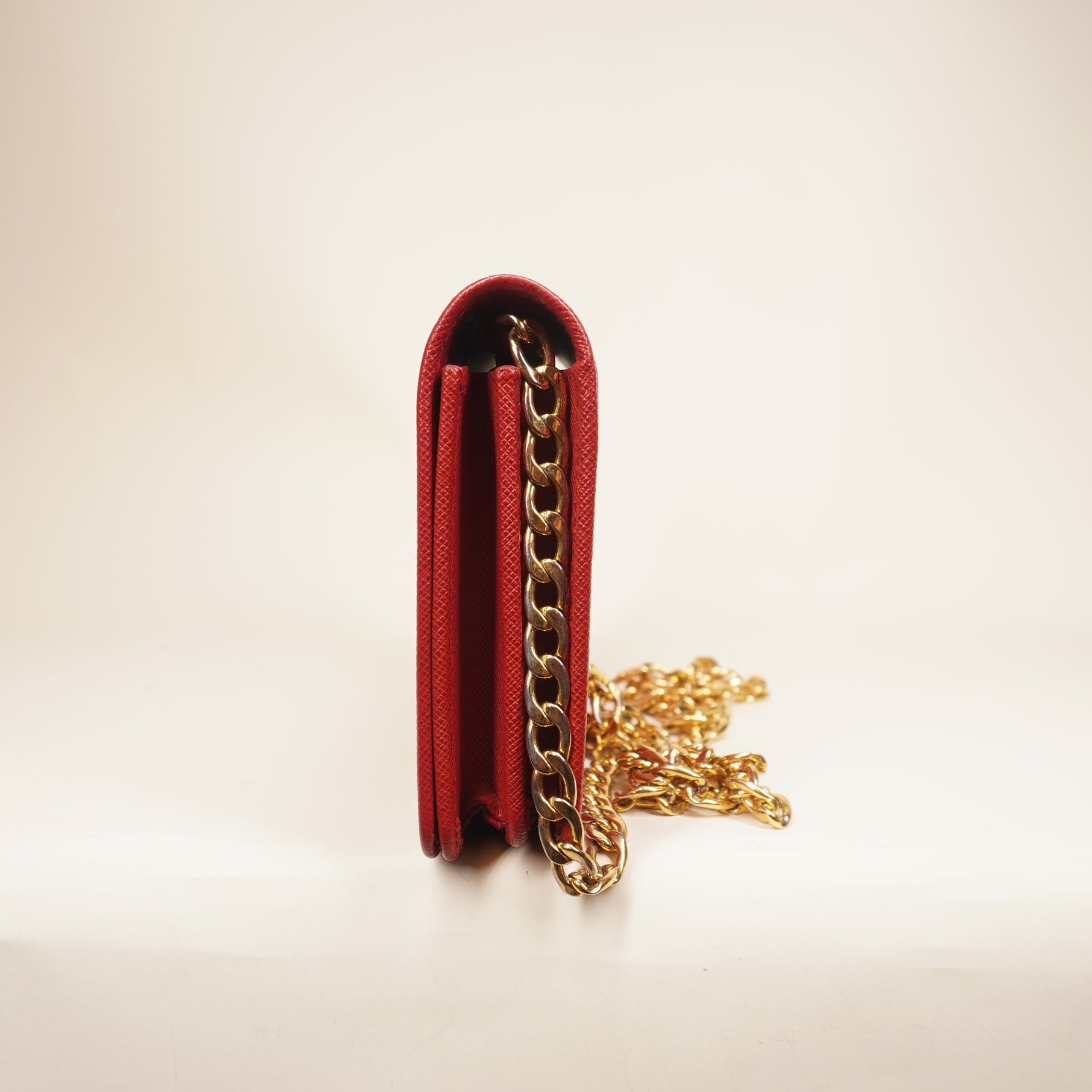 PRE-OWNED Red Saffiano Bandoliera Flip Lock Chain Crossbody Bag