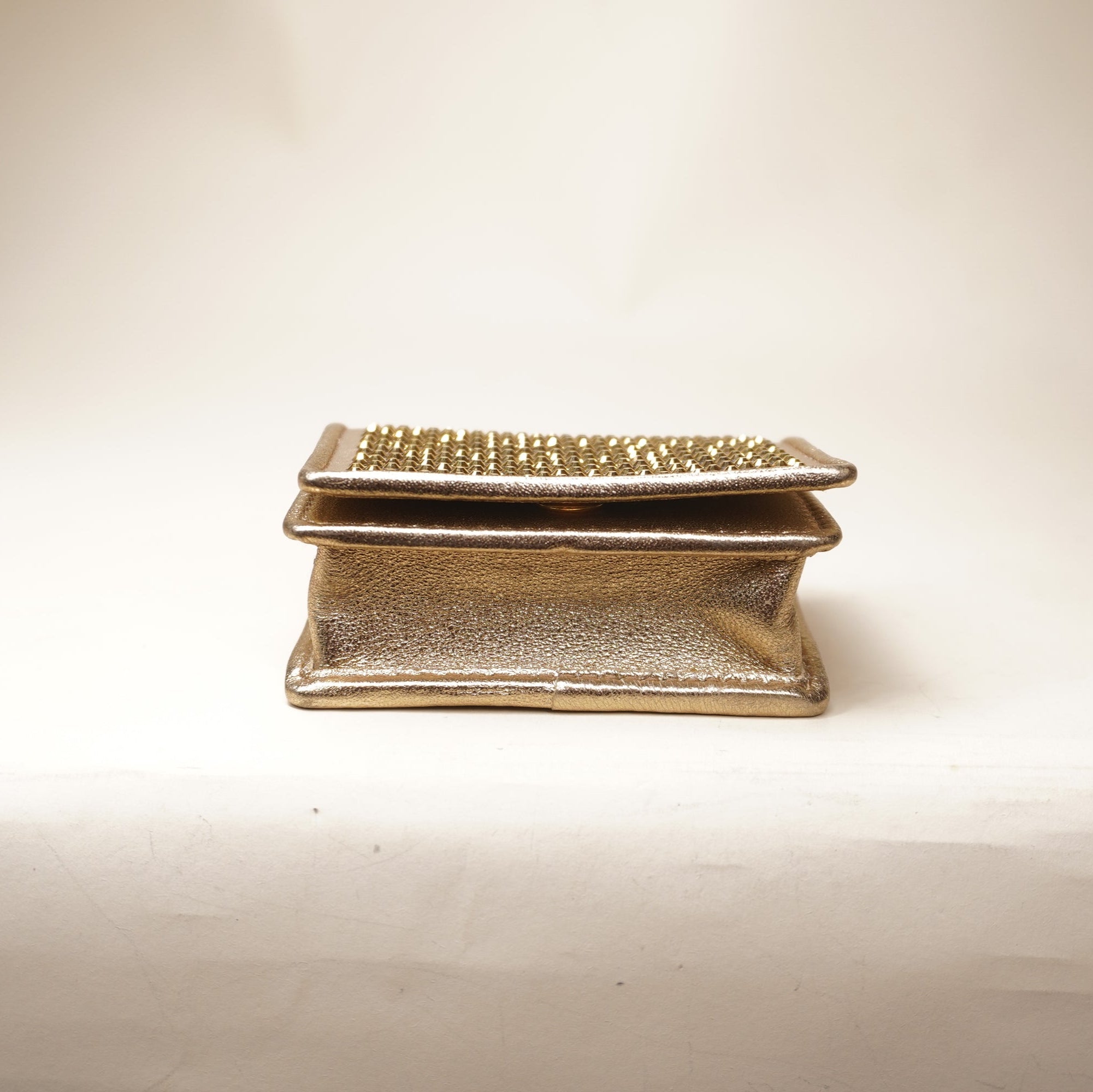 PRE-OWNED Gold Crystal Airpods Case