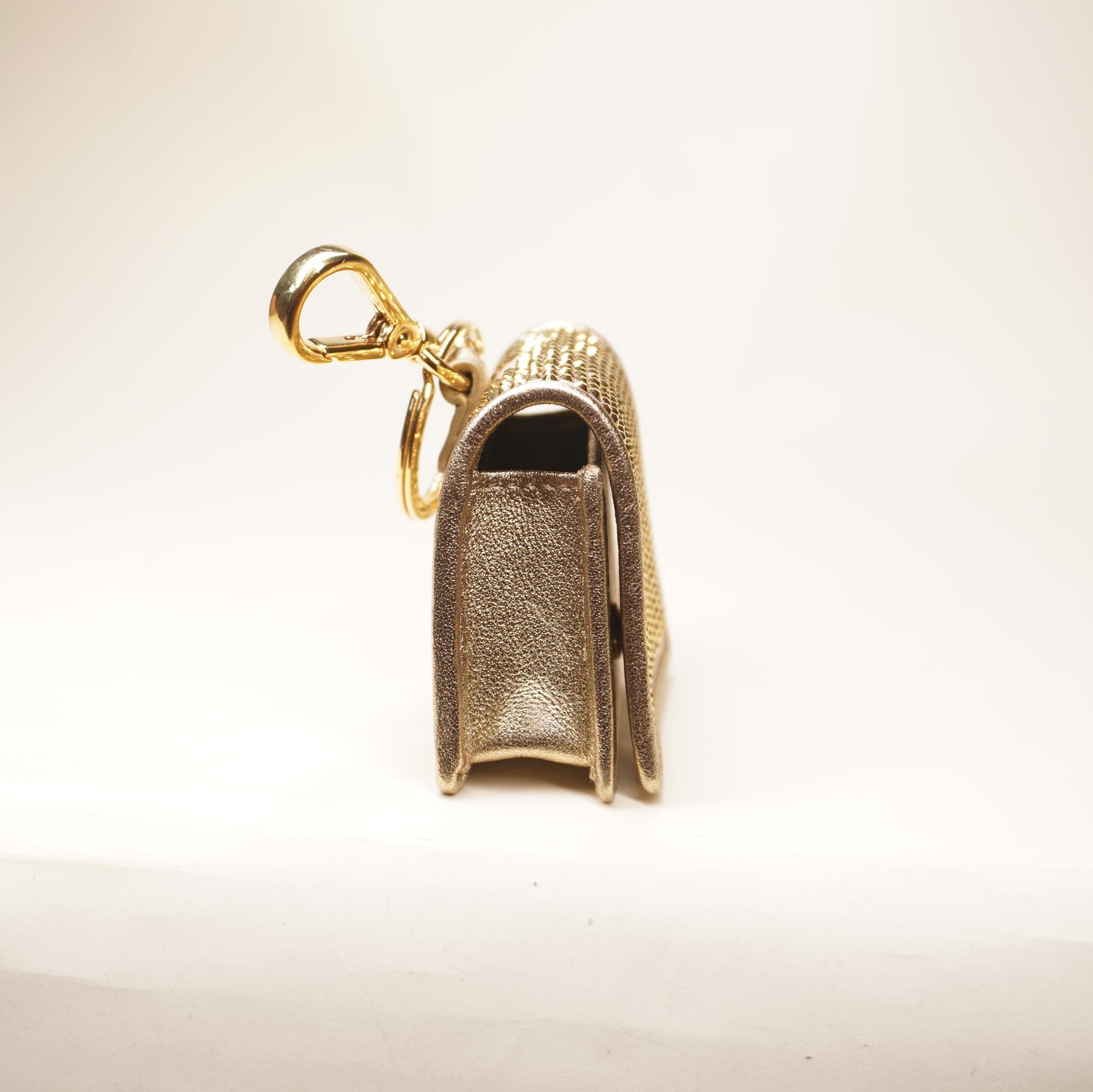 PRE-OWNED Gold Crystal Airpods Case