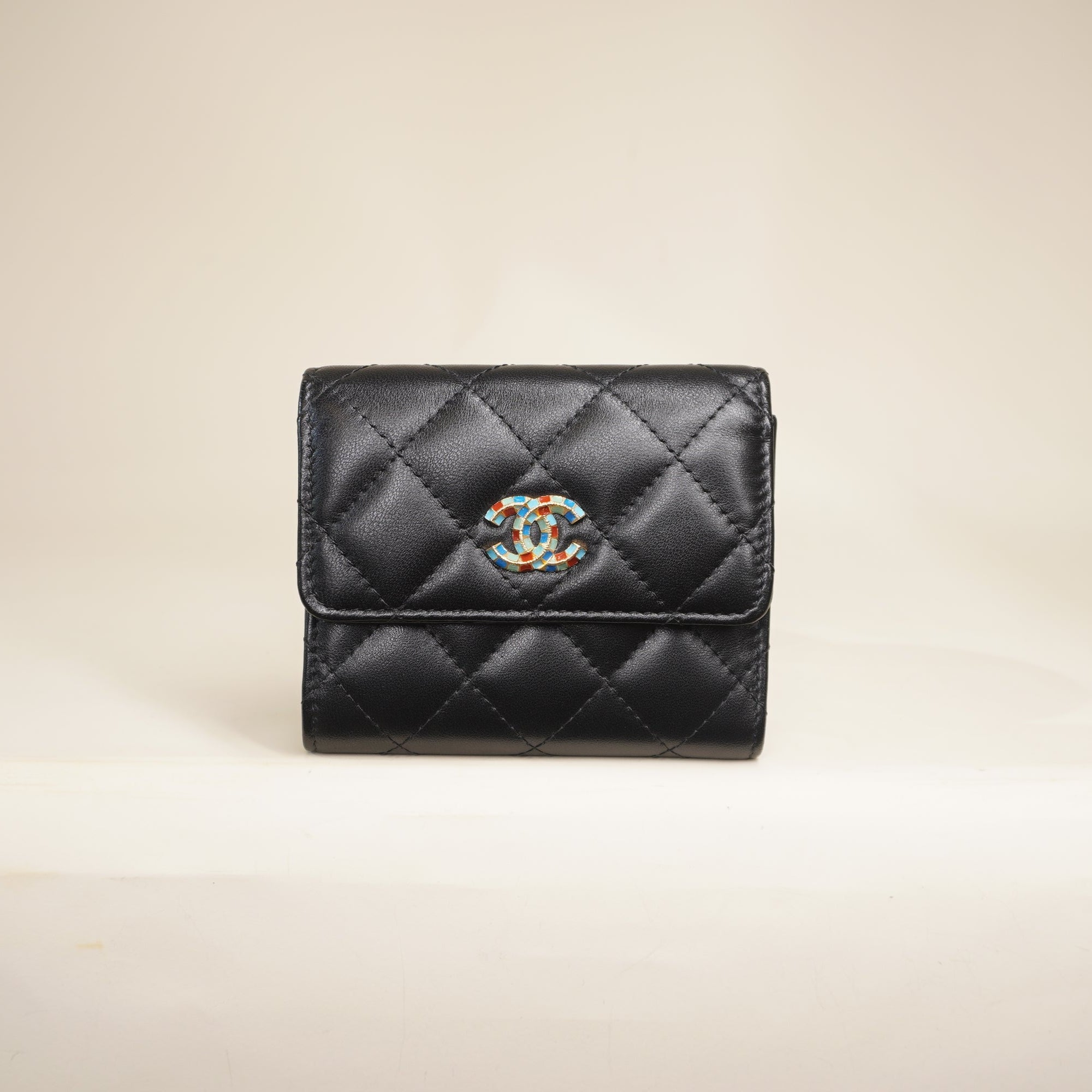PRE-OWNED Black 2019 Quilted Lambskin Wallet