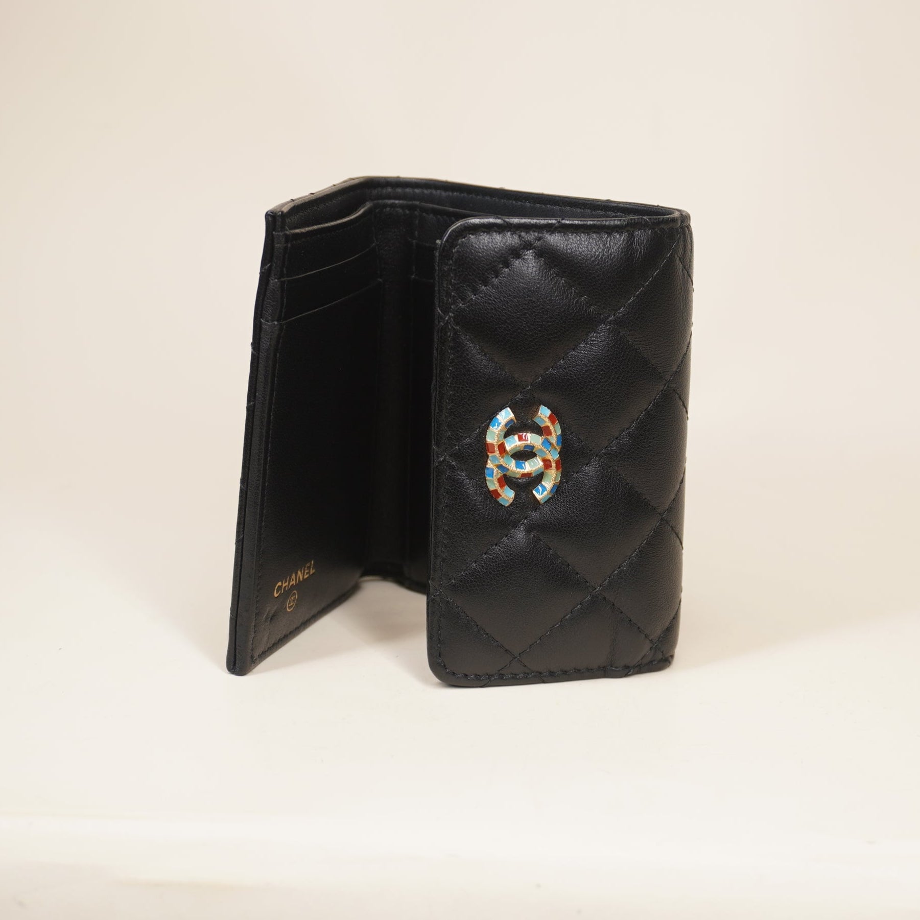 PRE-OWNED Black 2019 Quilted Lambskin Wallet
