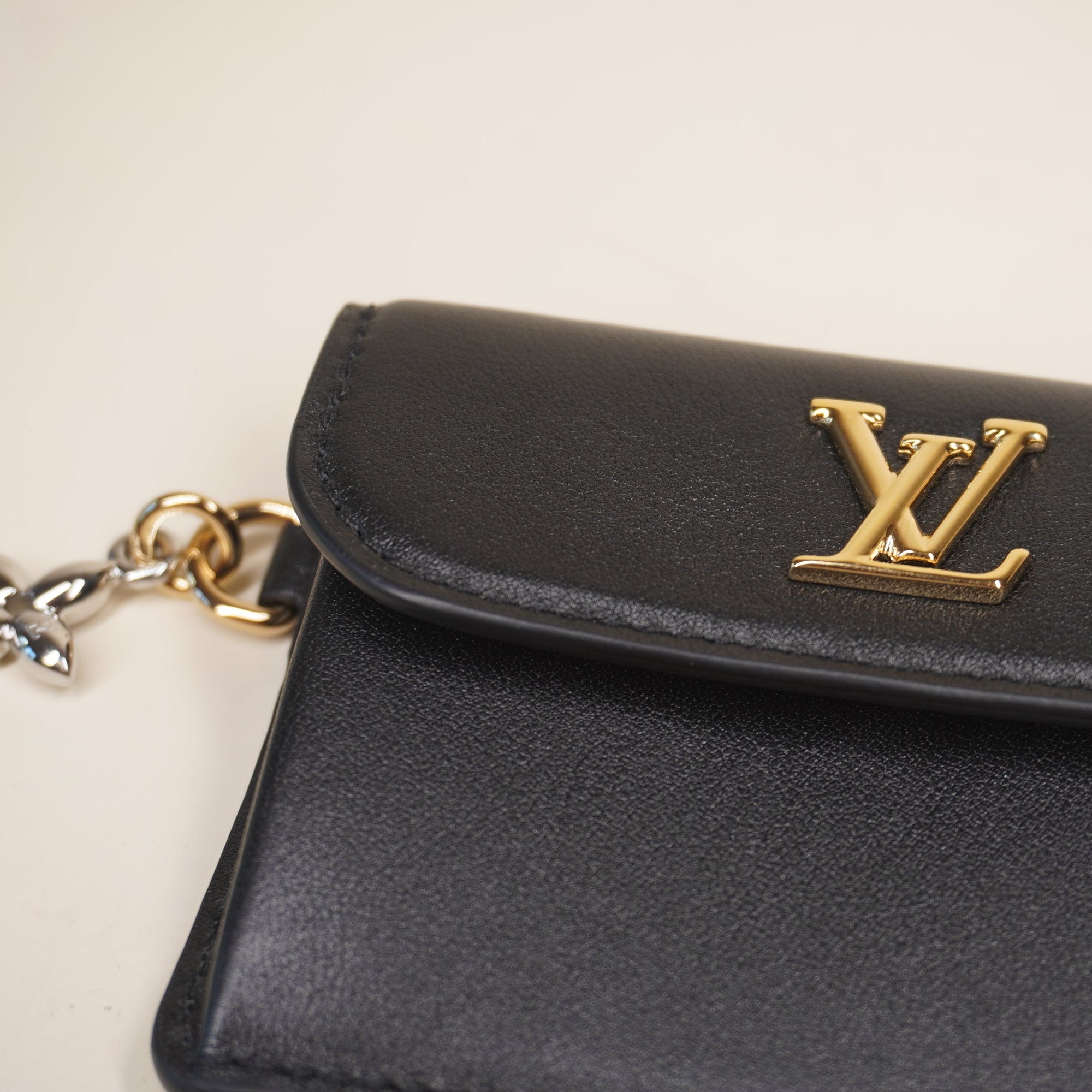 PRE-OWNED Tiny Recto Verso LV Bloom Black Card Holder