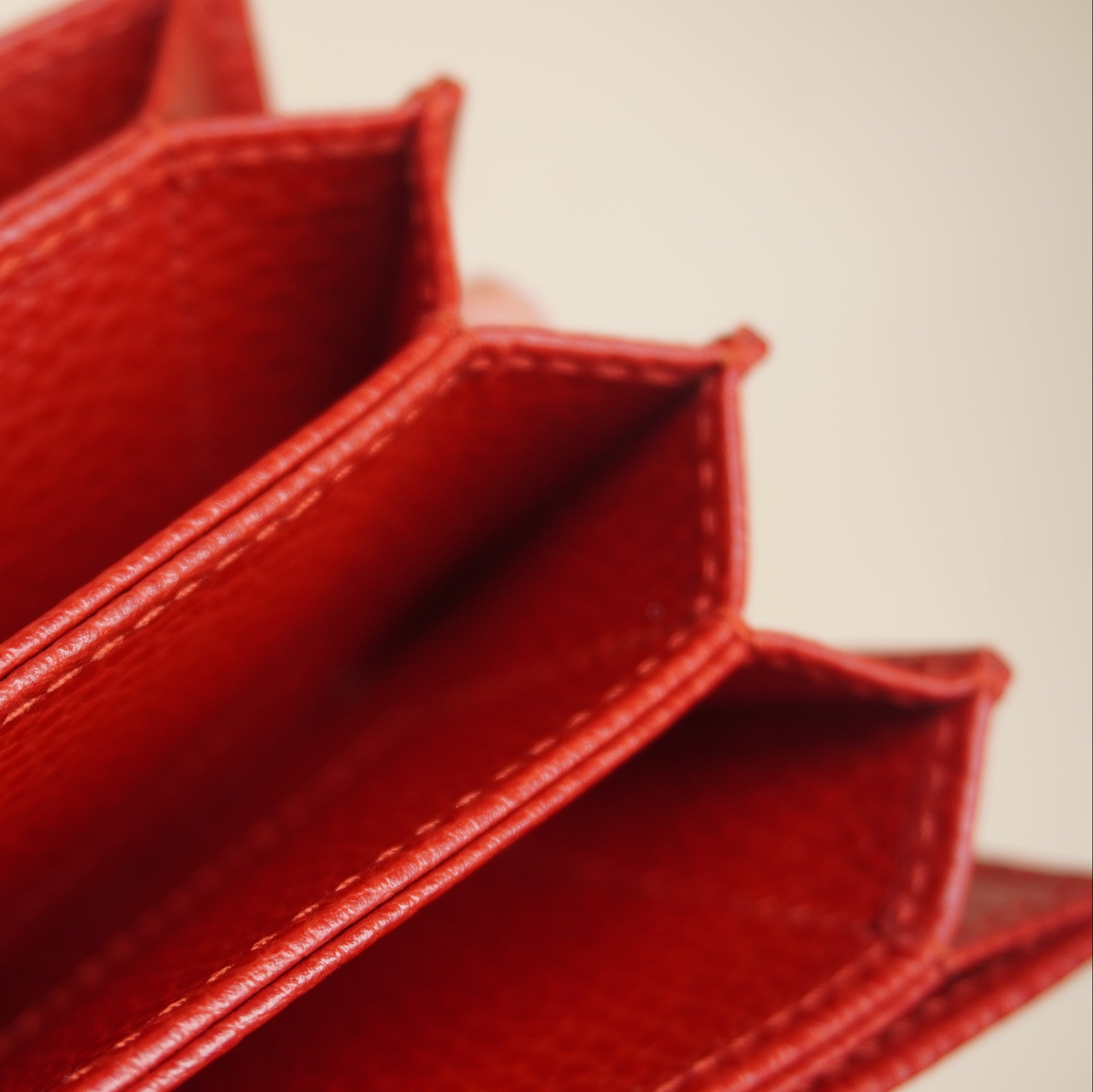 PRE-OWNED Red GG Marmont Accordion Card Holder