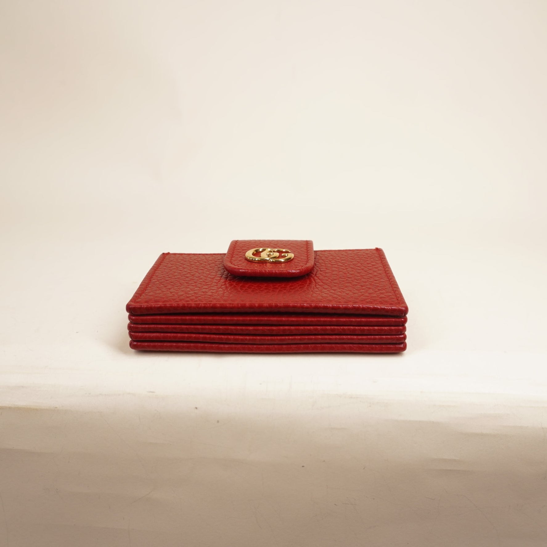 PRE-OWNED Red GG Marmont Accordion Card Holder