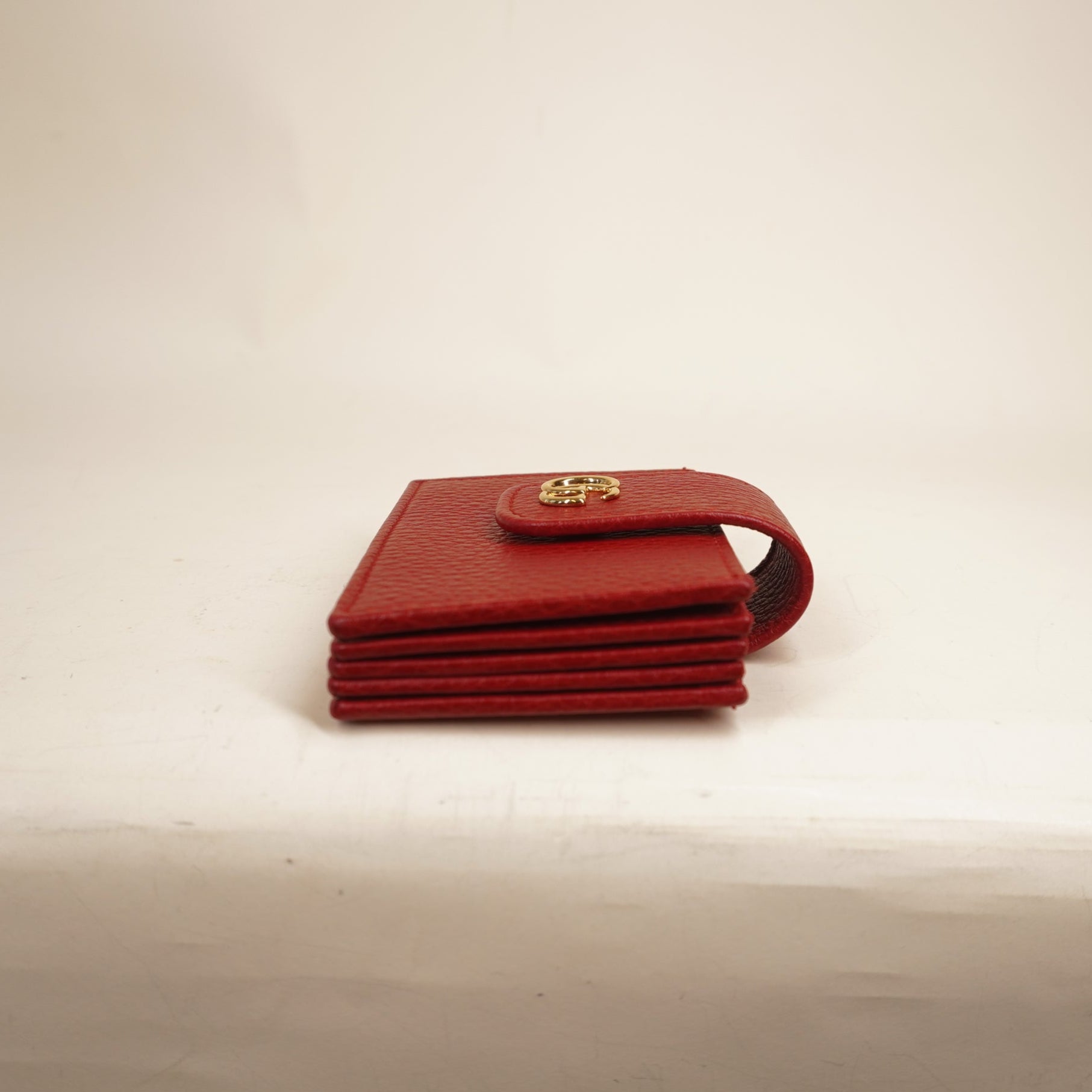 PRE-OWNED Red GG Marmont Accordion Card Holder
