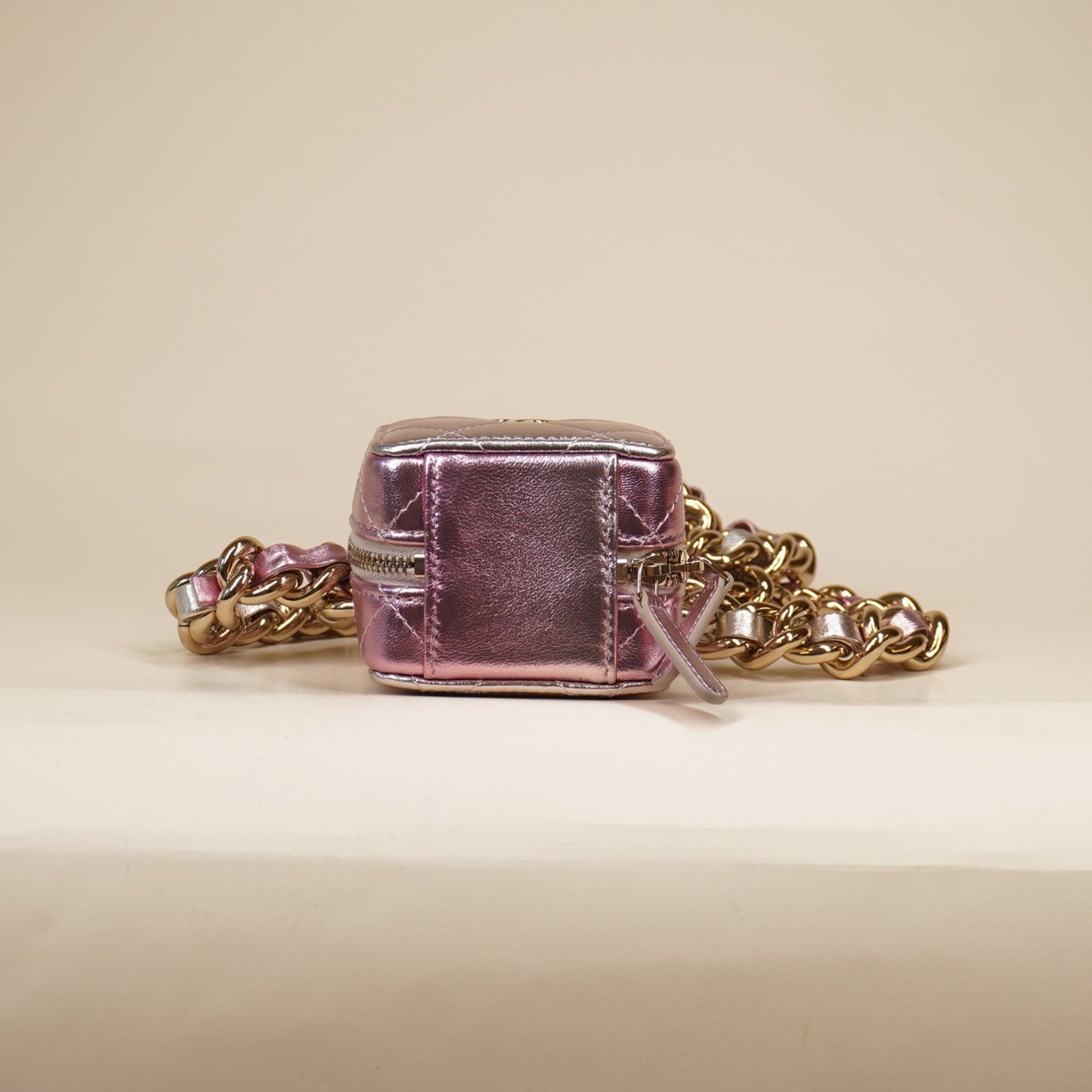 PRE-OWNED Gradient Metallic Lambskin Quilted Like A Wallet Clutch With Chain Gold Pink