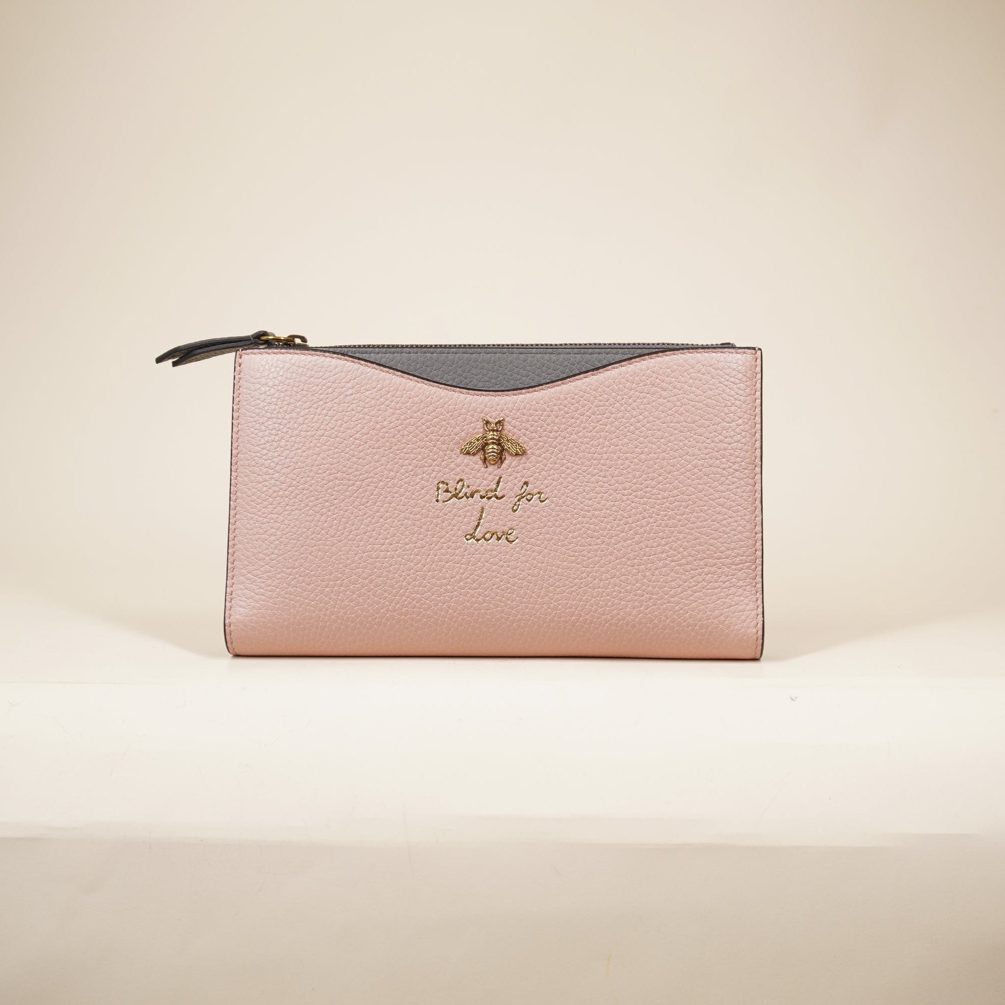 PRE-OWNED Cellarius Calfskin Blind For Love Bee Traveler Wallet Light Pink