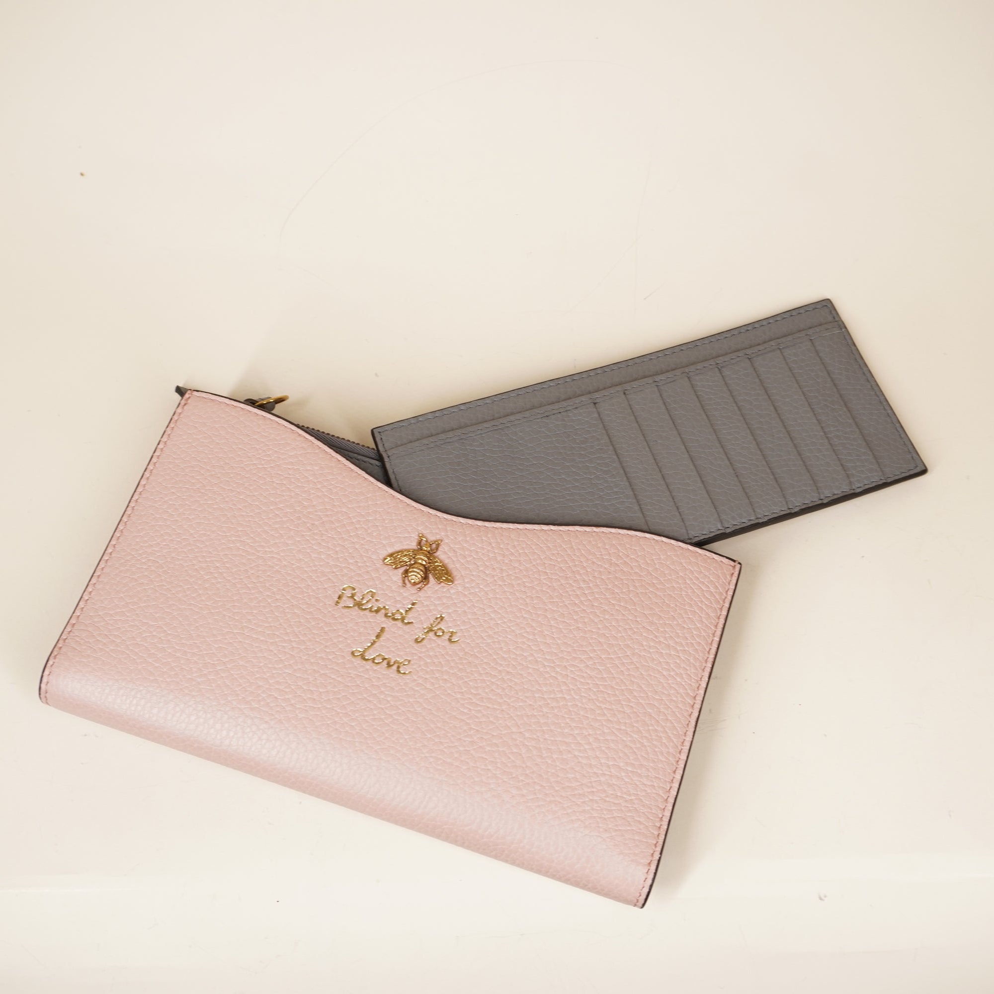 PRE-OWNED Cellarius Calfskin Blind For Love Bee Traveler Wallet Light Pink