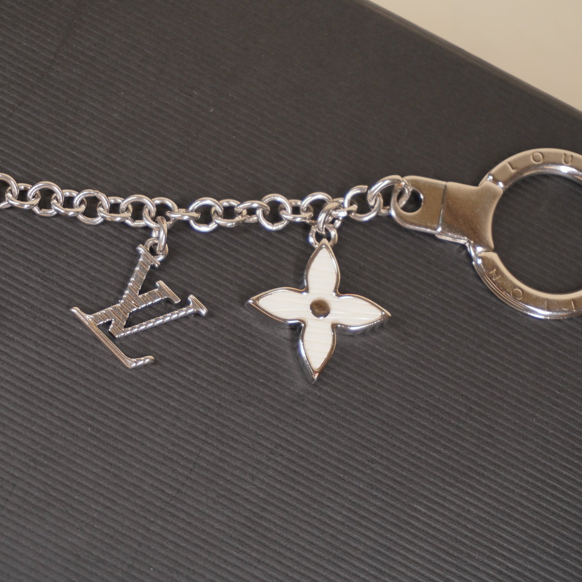 PRE-OWNED Fleur De Epi Bag Charm Chain