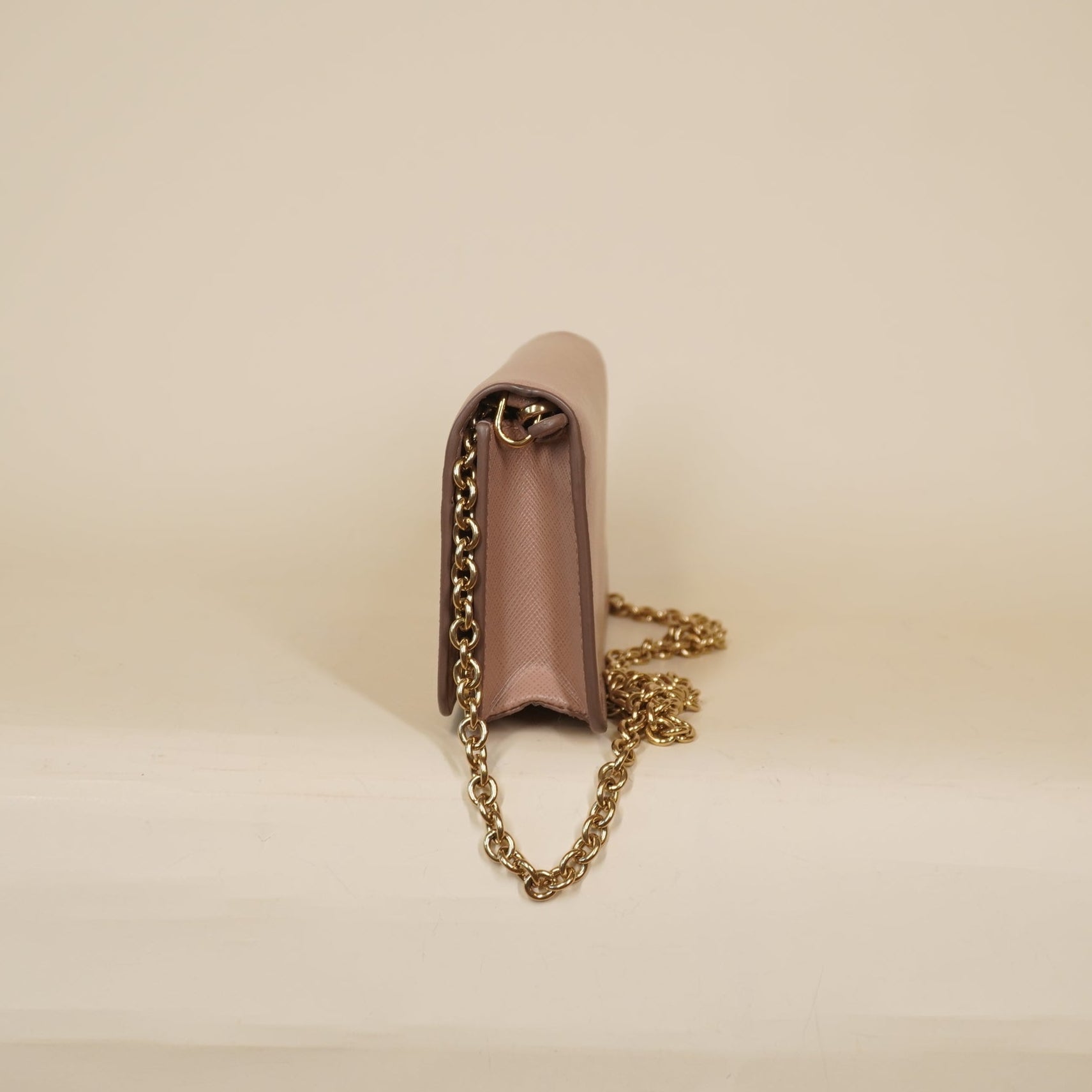 PRE-OWNED Saffiano Metal Wallet on a Chain Crossbody Bag Cipria