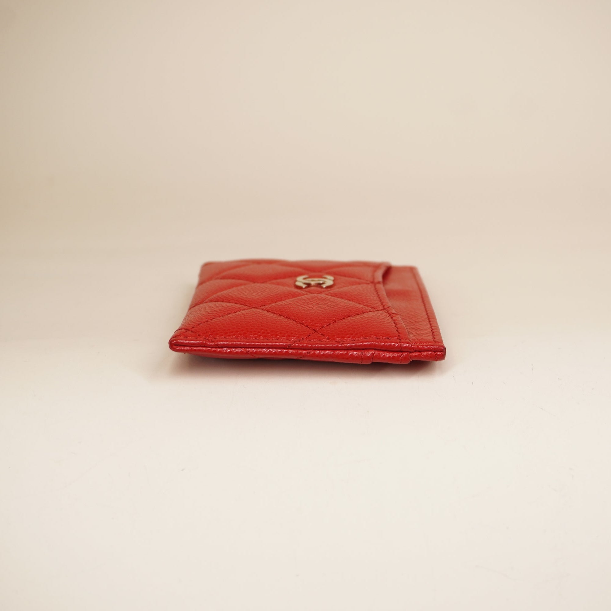PRE-OWNED CC Caviar Quilted Card Holder Red