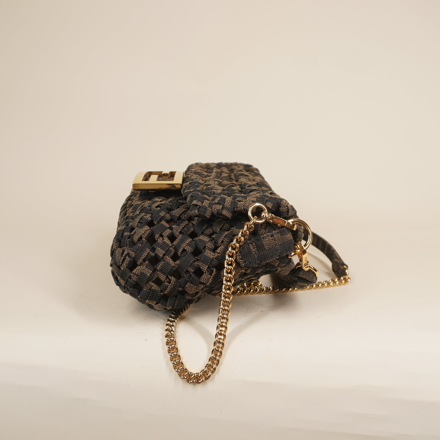 PRE-OWNED FF Baguette NM Bag Woven Zucca Canvas Shoulder Bag