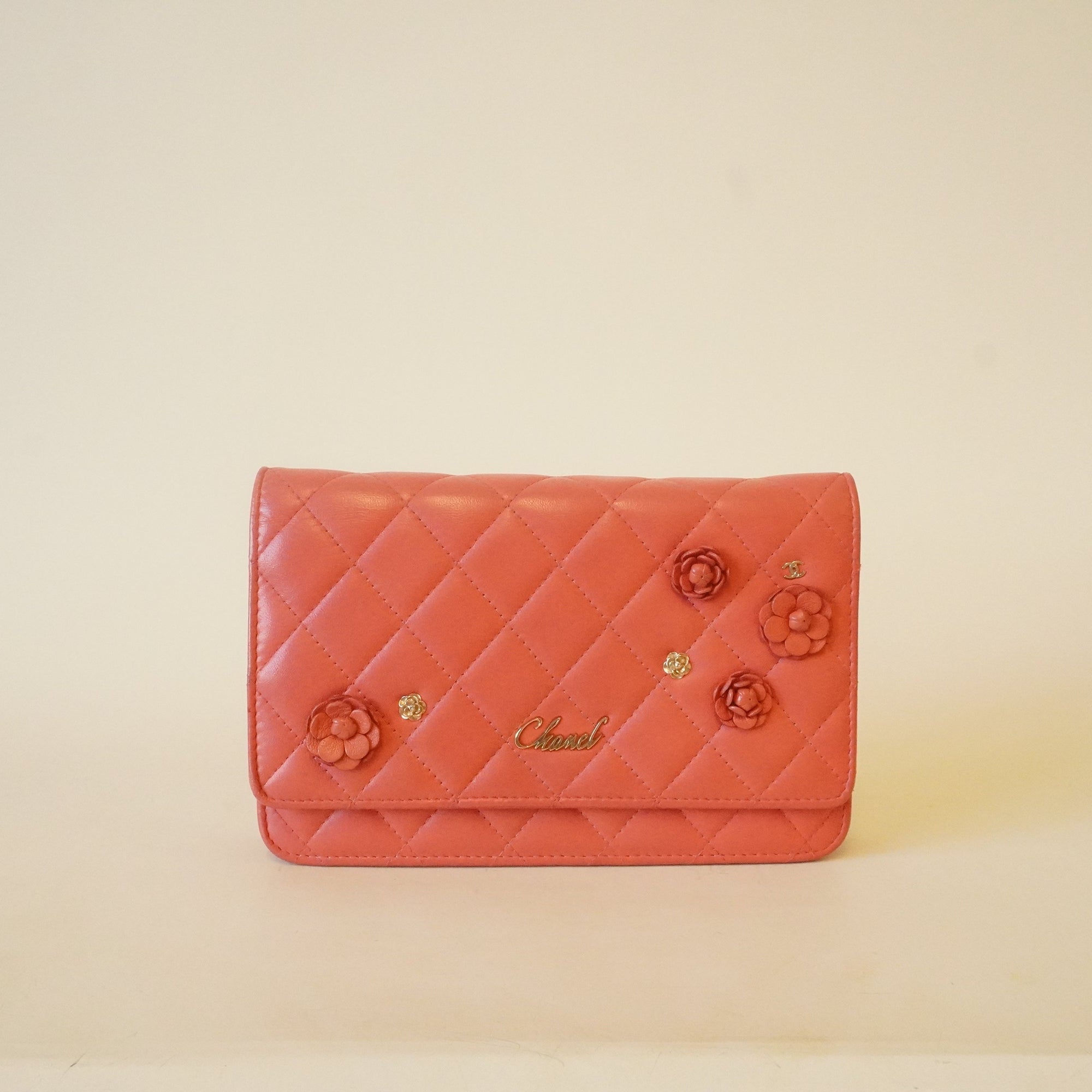 PRE-OWNED CC Matelasse Camellia Pink Lambskin Wallet On Chain