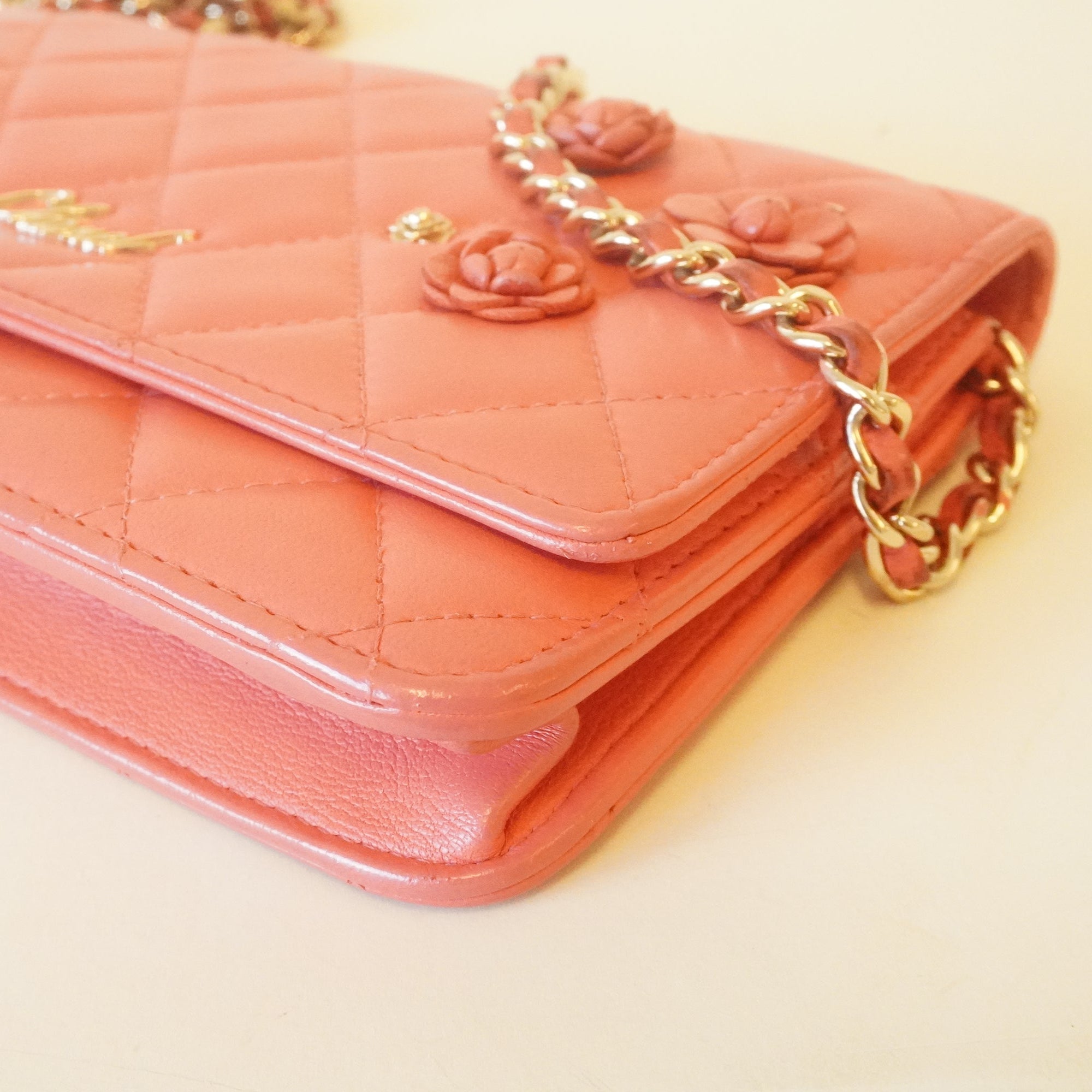 PRE-OWNED CC Matelasse Camellia Pink Lambskin Wallet On Chain