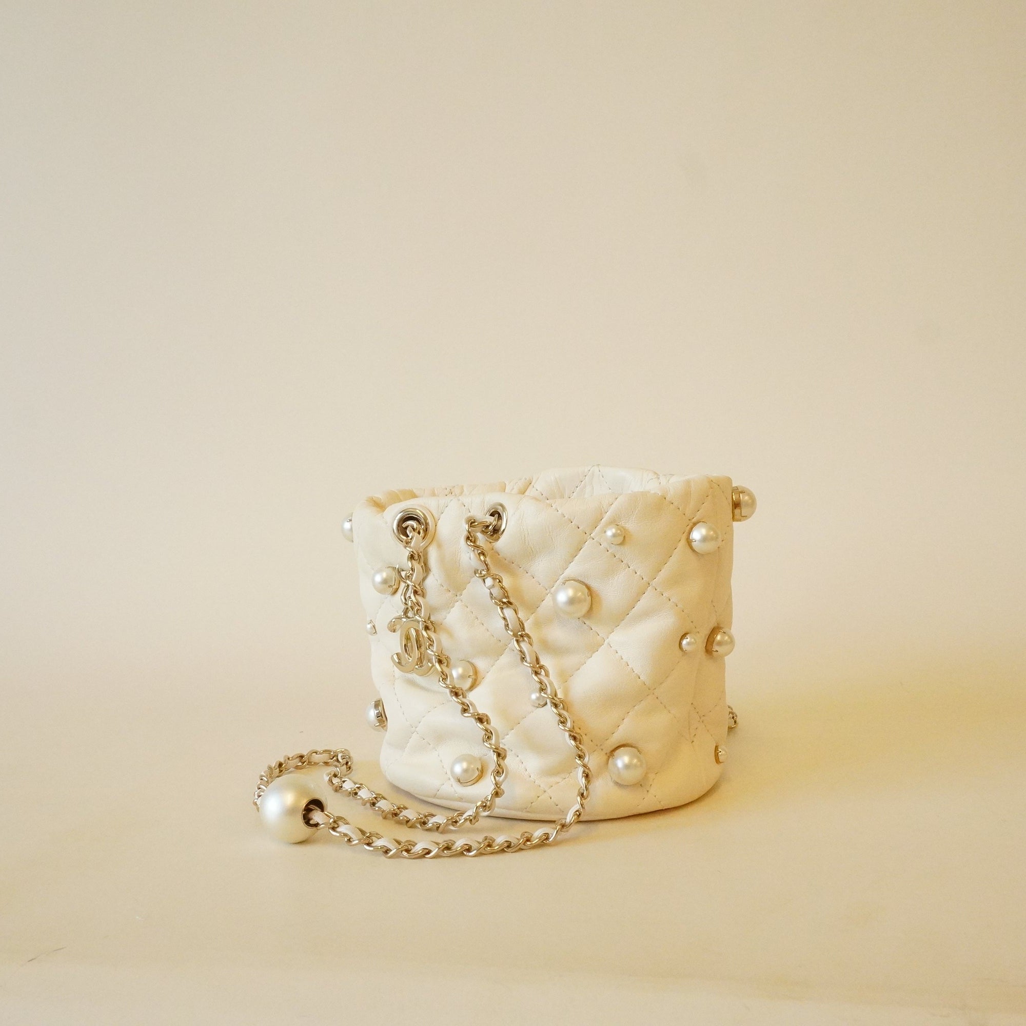 PRE-OWNED CC Matelasse Cream Lambskin Shoulder Bag