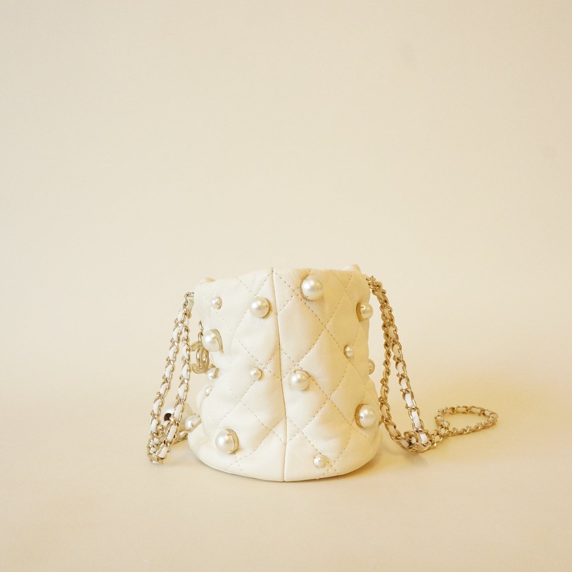 PRE-OWNED CC Matelasse Cream Lambskin Shoulder Bag