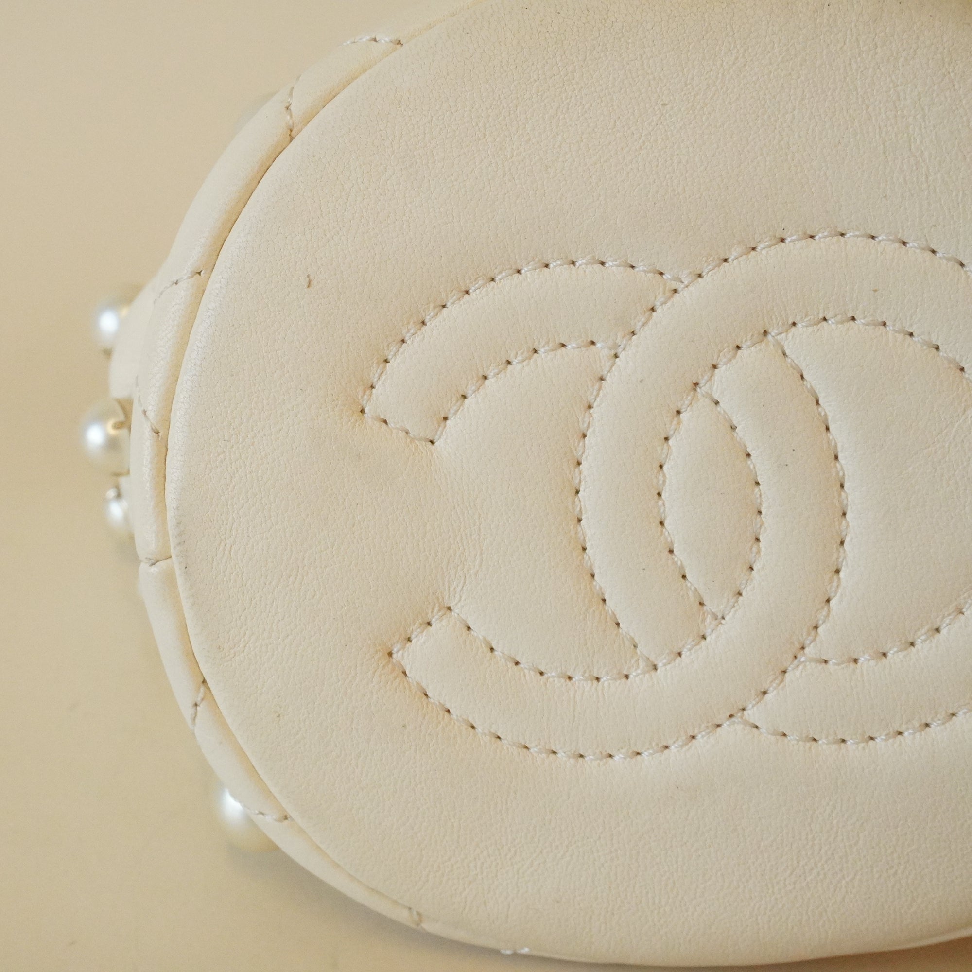 PRE-OWNED CC Matelasse Cream Lambskin Shoulder Bag
